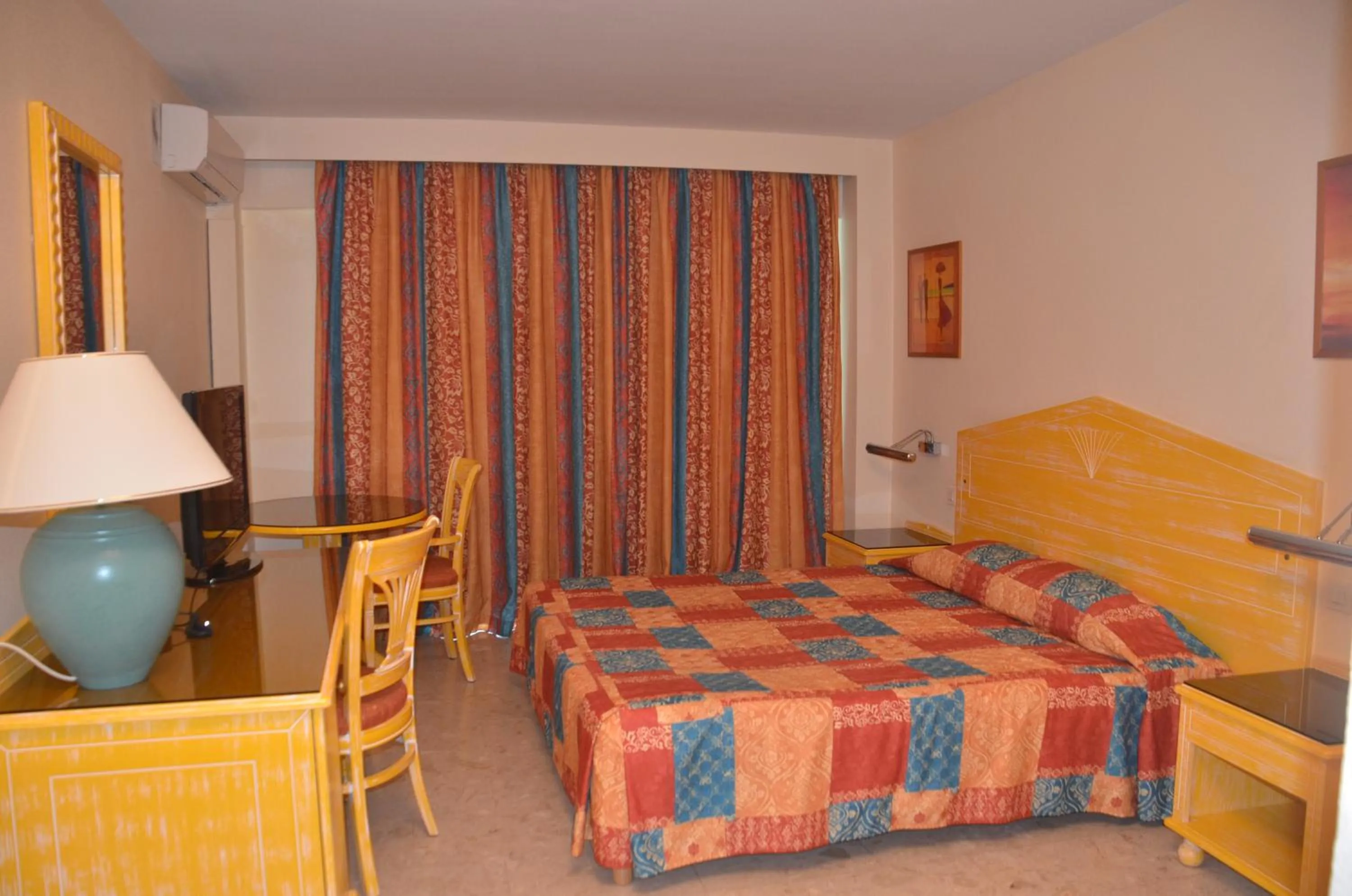 Photo of the whole room, Bed in Hotel La Galleria