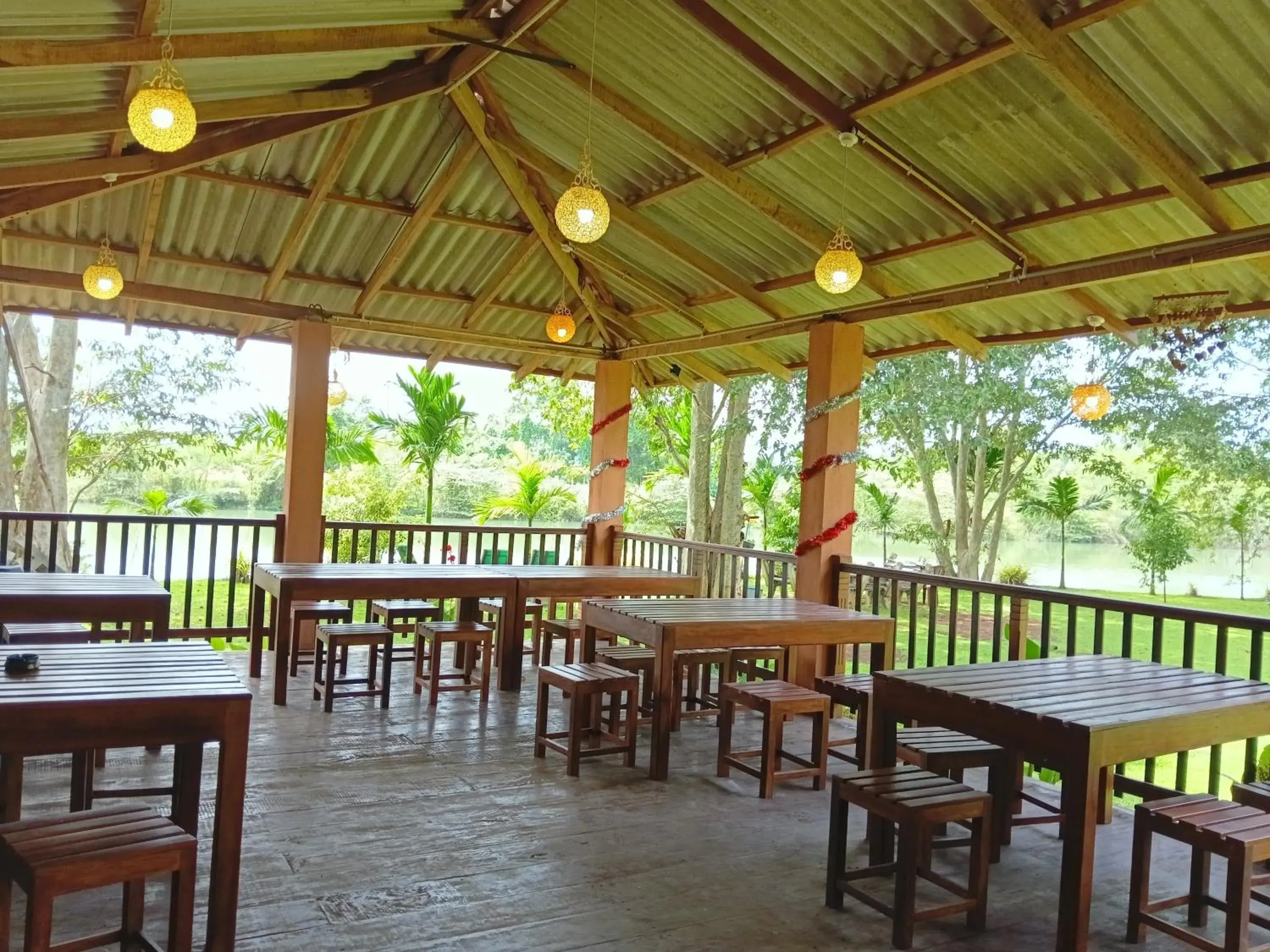 Canal Side Safari Resort Canal Side Safari Resort