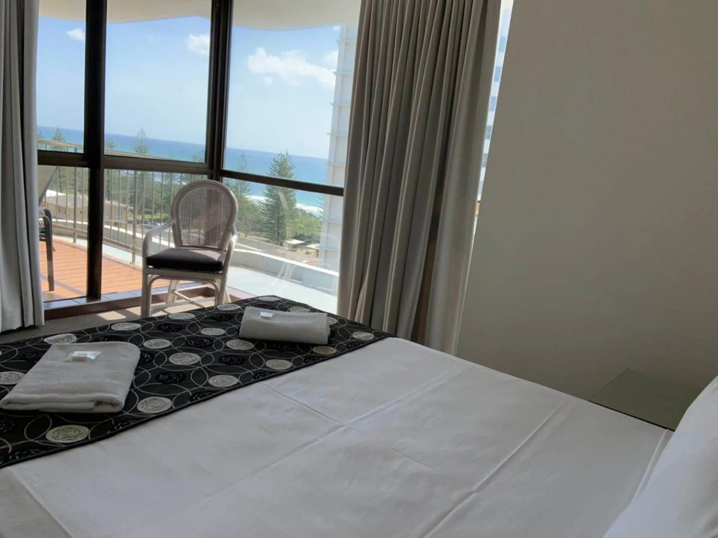 Bed in Burleigh Gardens North Hi-Rise Holiday Apartments