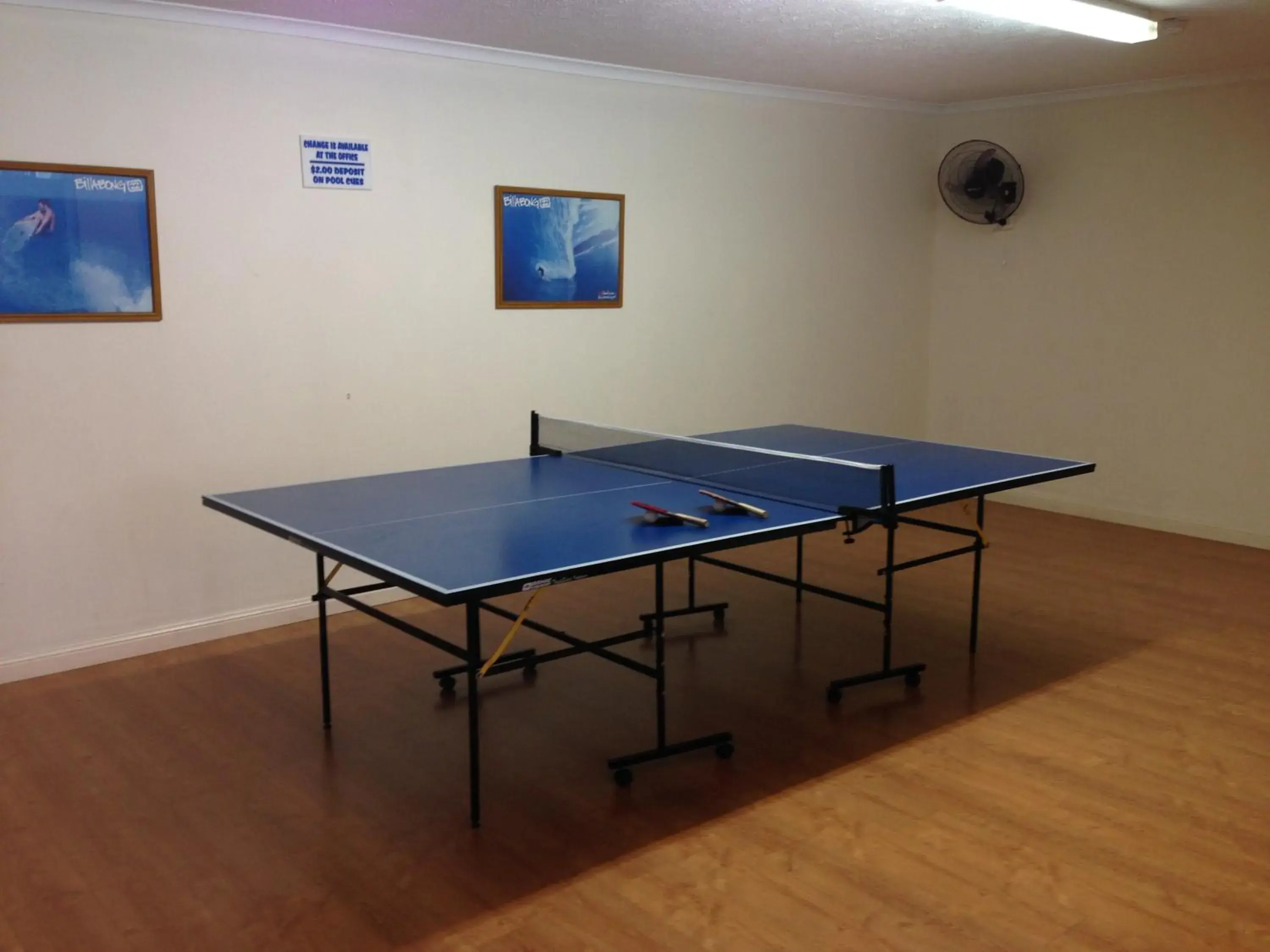 Table tennis in Burleigh Gardens North Hi-Rise Holiday Apartments Table tennis in Burleigh Gardens North Hi-Rise Holiday Apartments