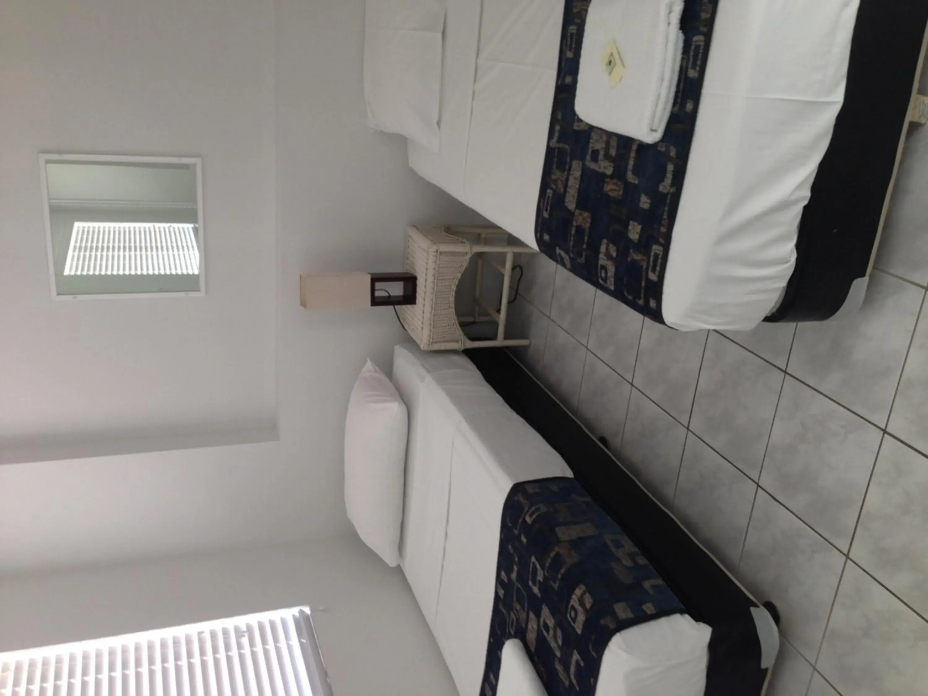 Bed in Burleigh Gardens North Hi-Rise Holiday Apartments Bed in Burleigh Gardens North Hi-Rise Holiday Apartments