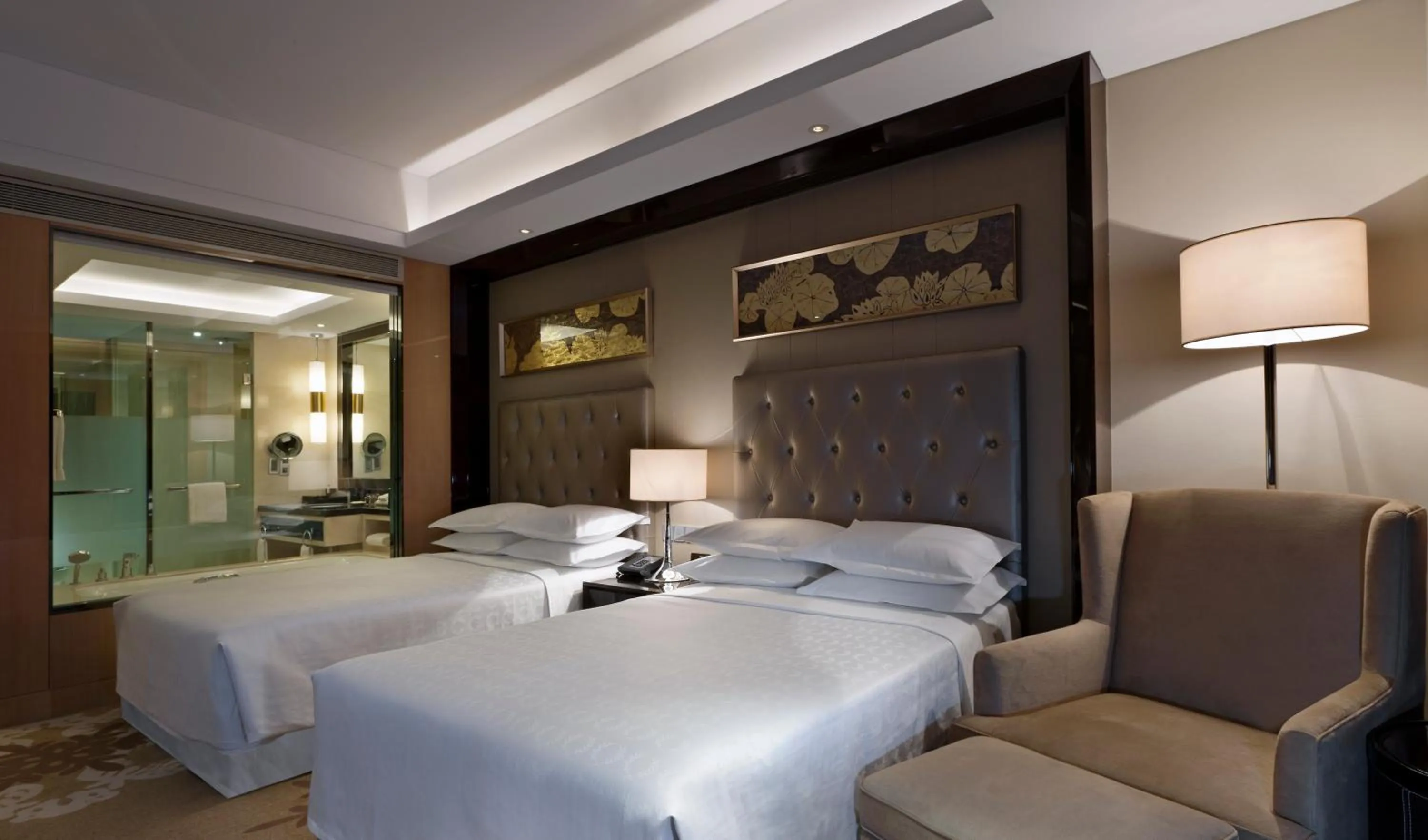 Bed in Sheraton Daqing Hotel