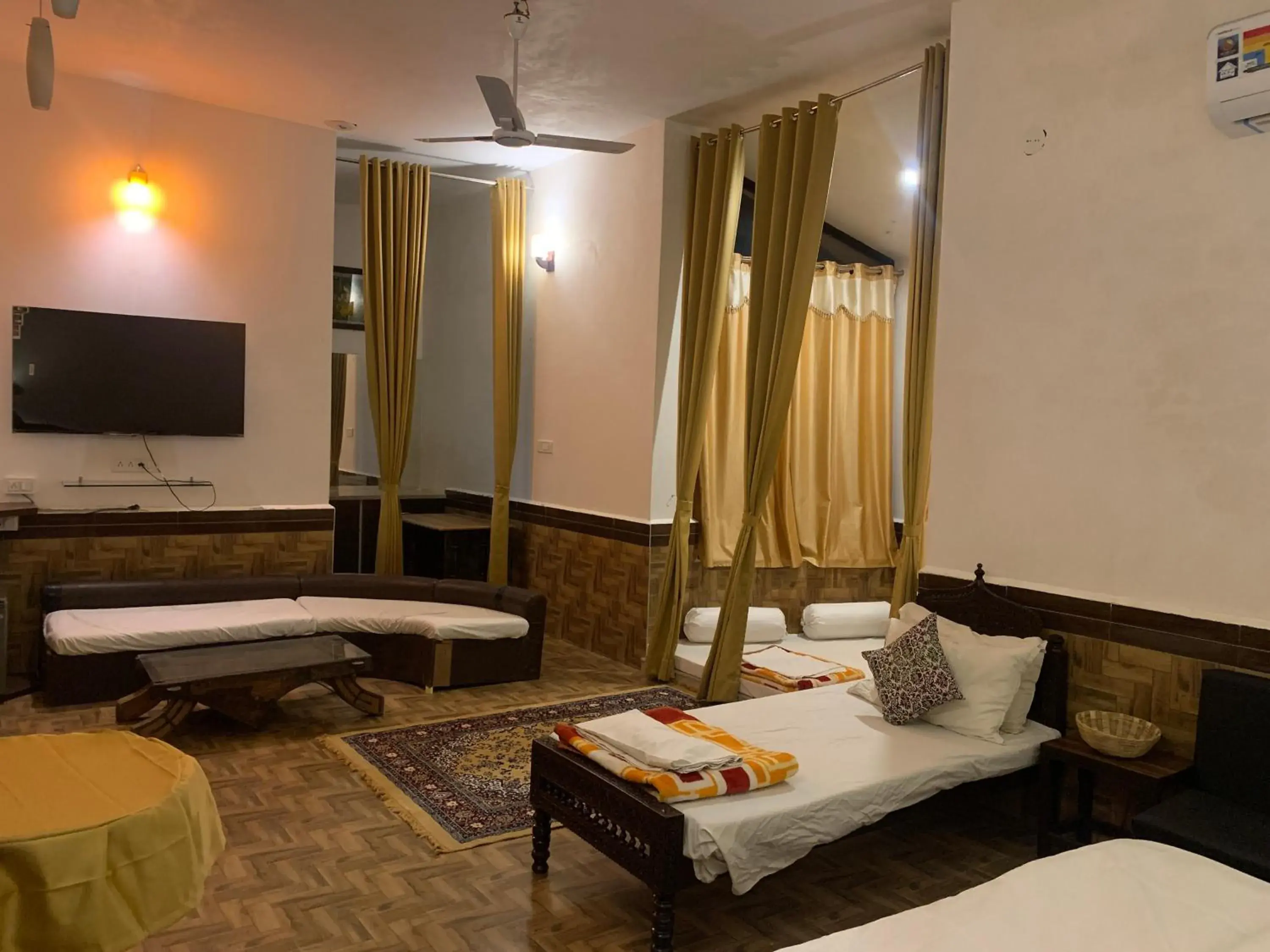 Photo of the whole room, Bed in Haveli Expedition & Resort Photo of the whole room, Bed in Haveli Expedition & Resort