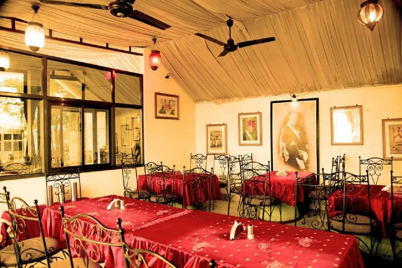 Restaurant/places to eat in Haveli Expedition & Resort Restaurant/places to eat in Haveli Expedition & Resort