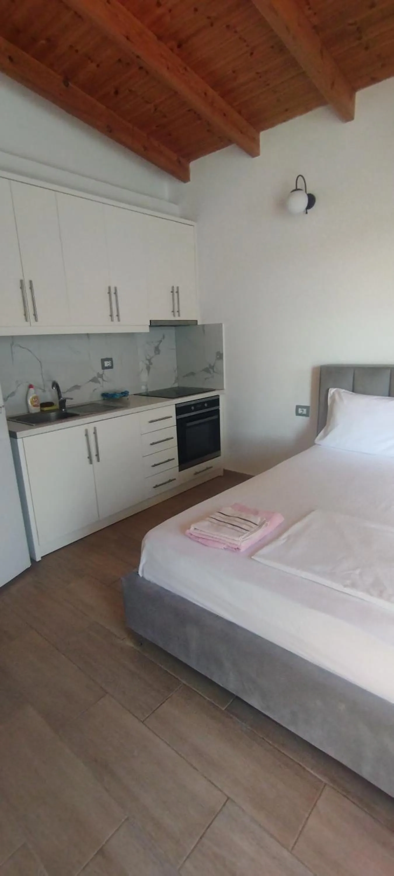 Bed in Ksamil holiday