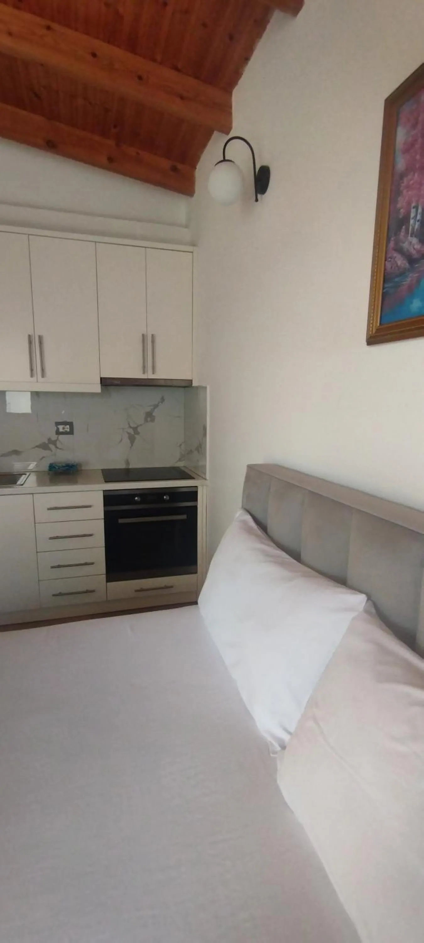 Bed in Ksamil holiday