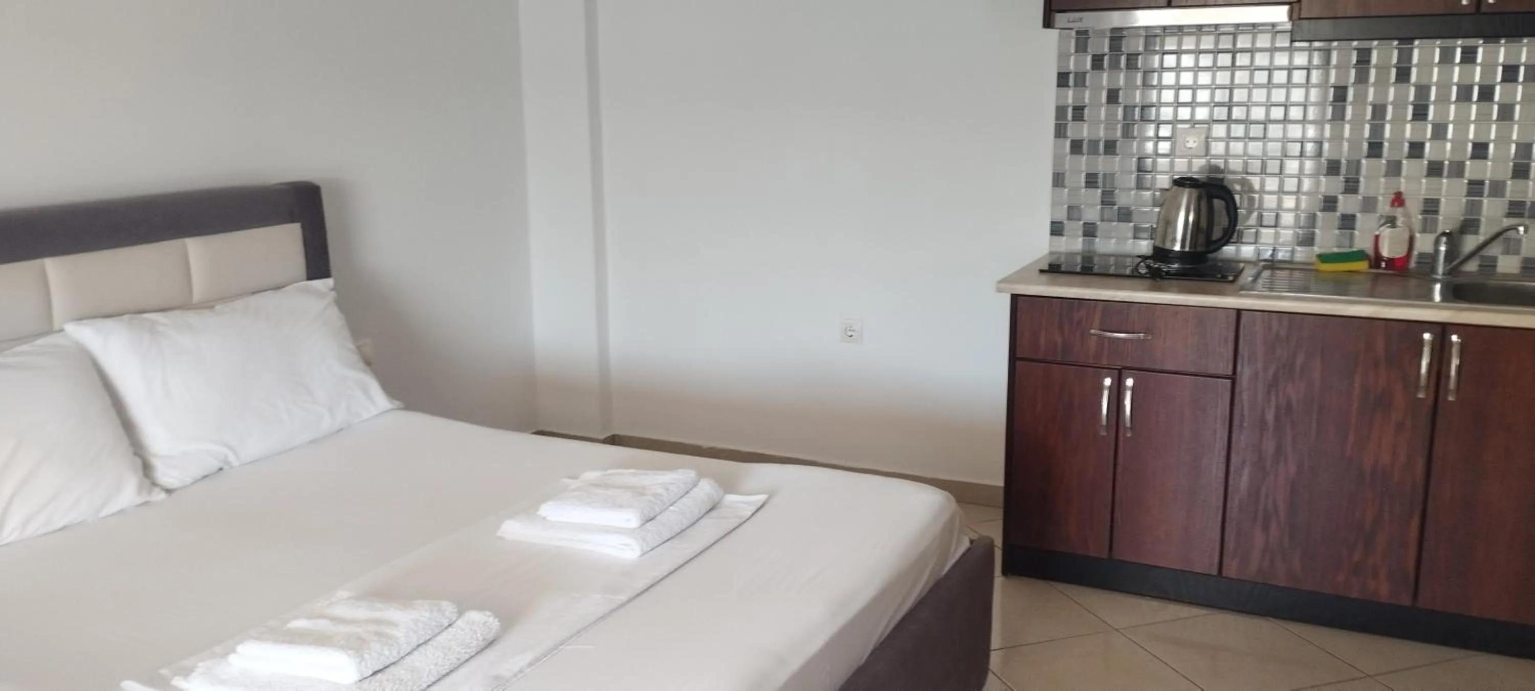 Bed in Ksamil holiday