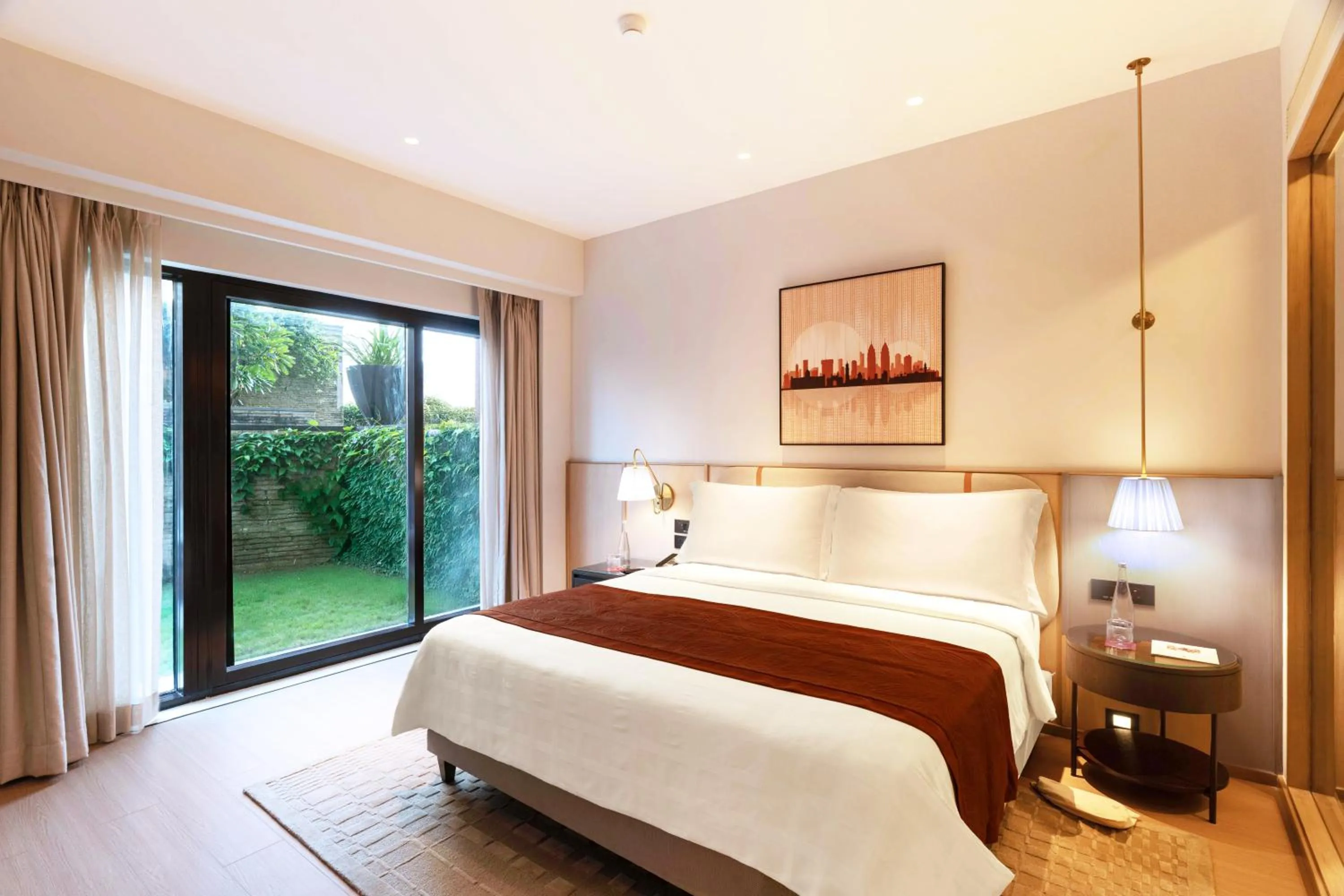 Bed in Trident Bandra Kurla