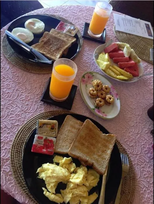 Breakfast in Nid's Bungalows