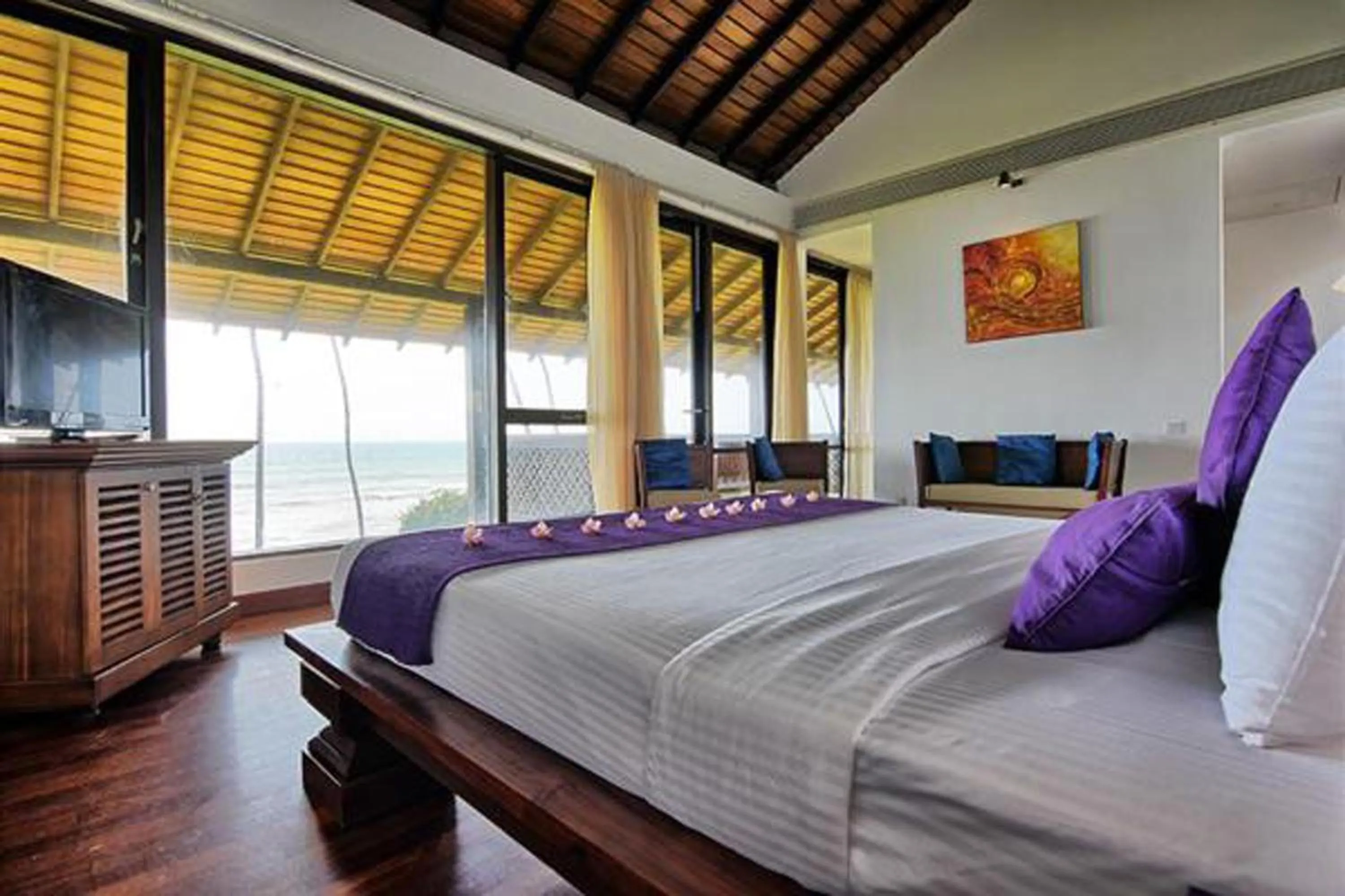 Bathroom, Bed in Grand Beach