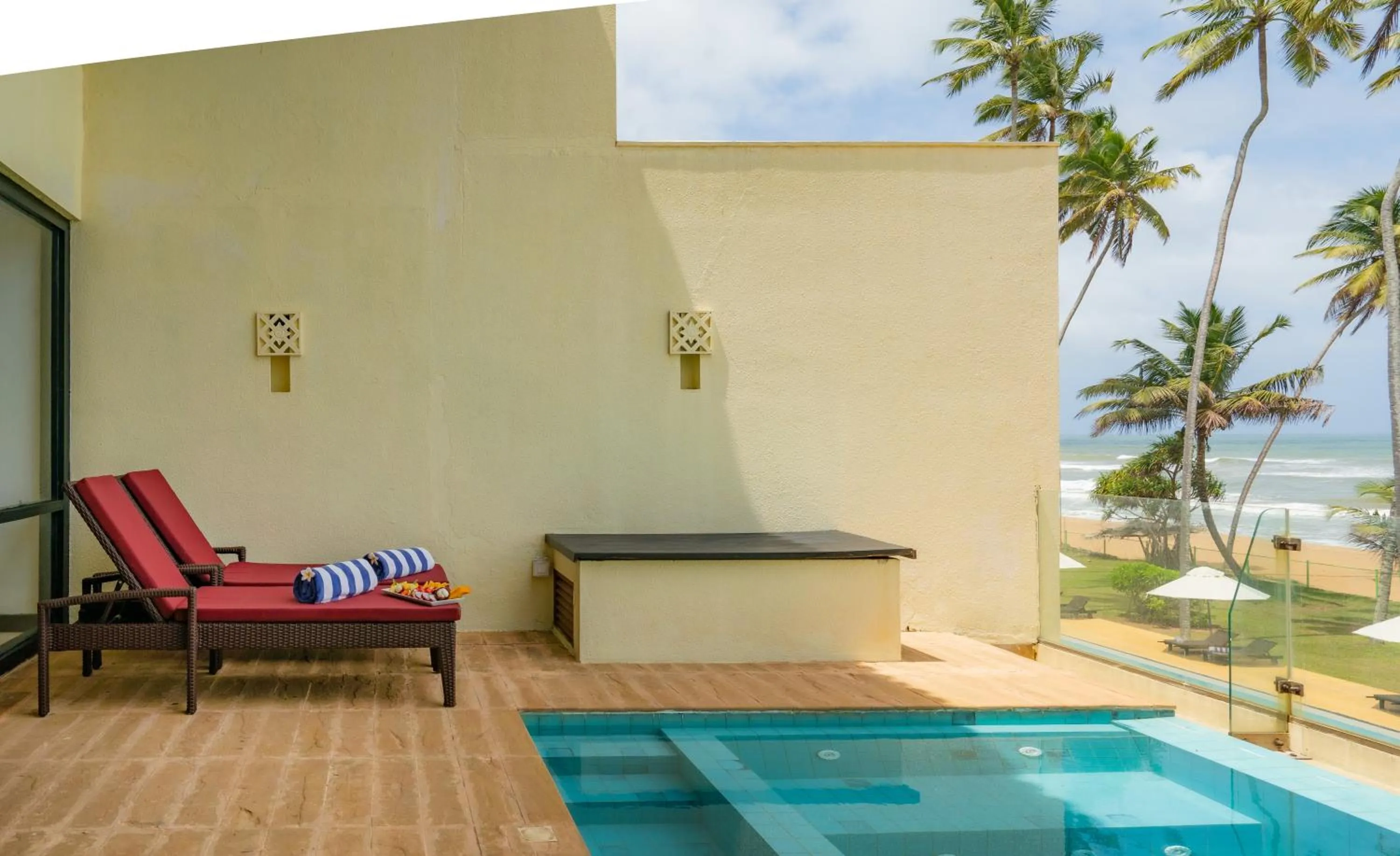 Swimming pool in Grand Beach