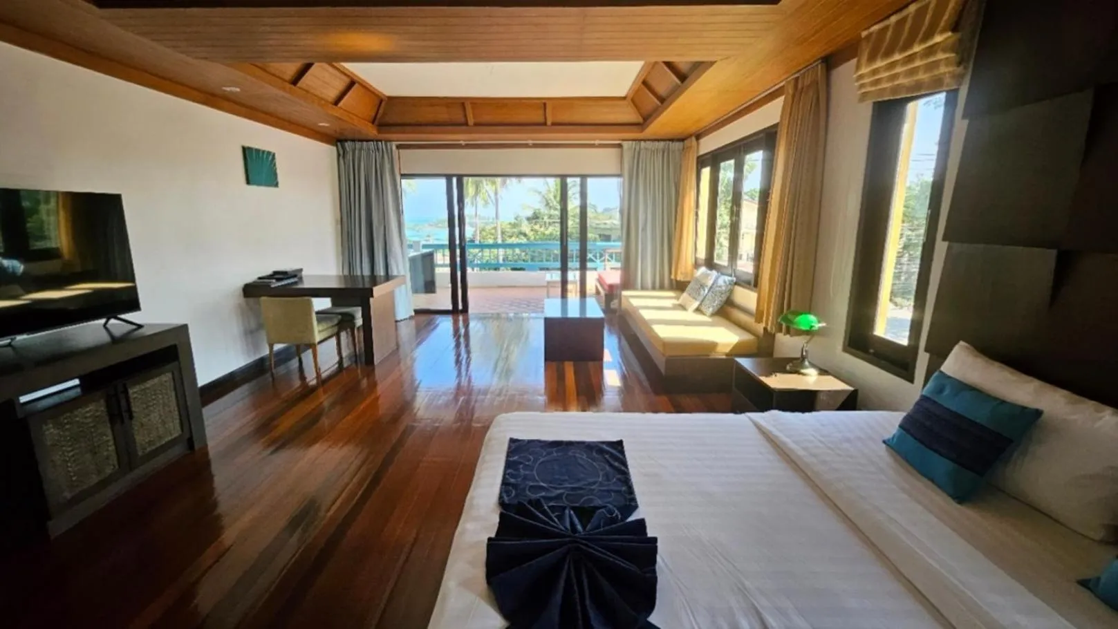 Photo of the whole room, Bed in Samui Mekkala Seaview
