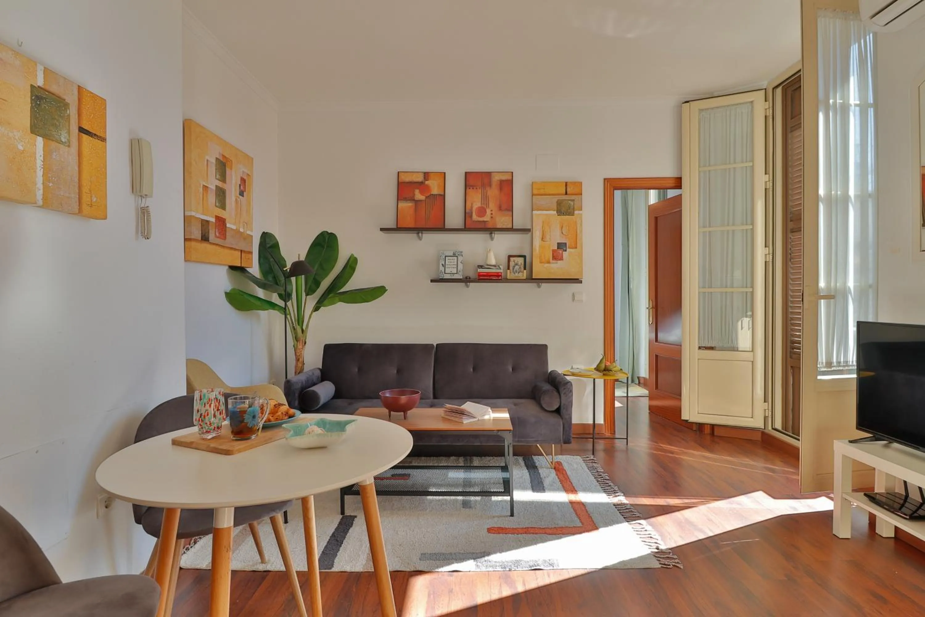 C61 - Brand New One Bedroom Cathedral Views