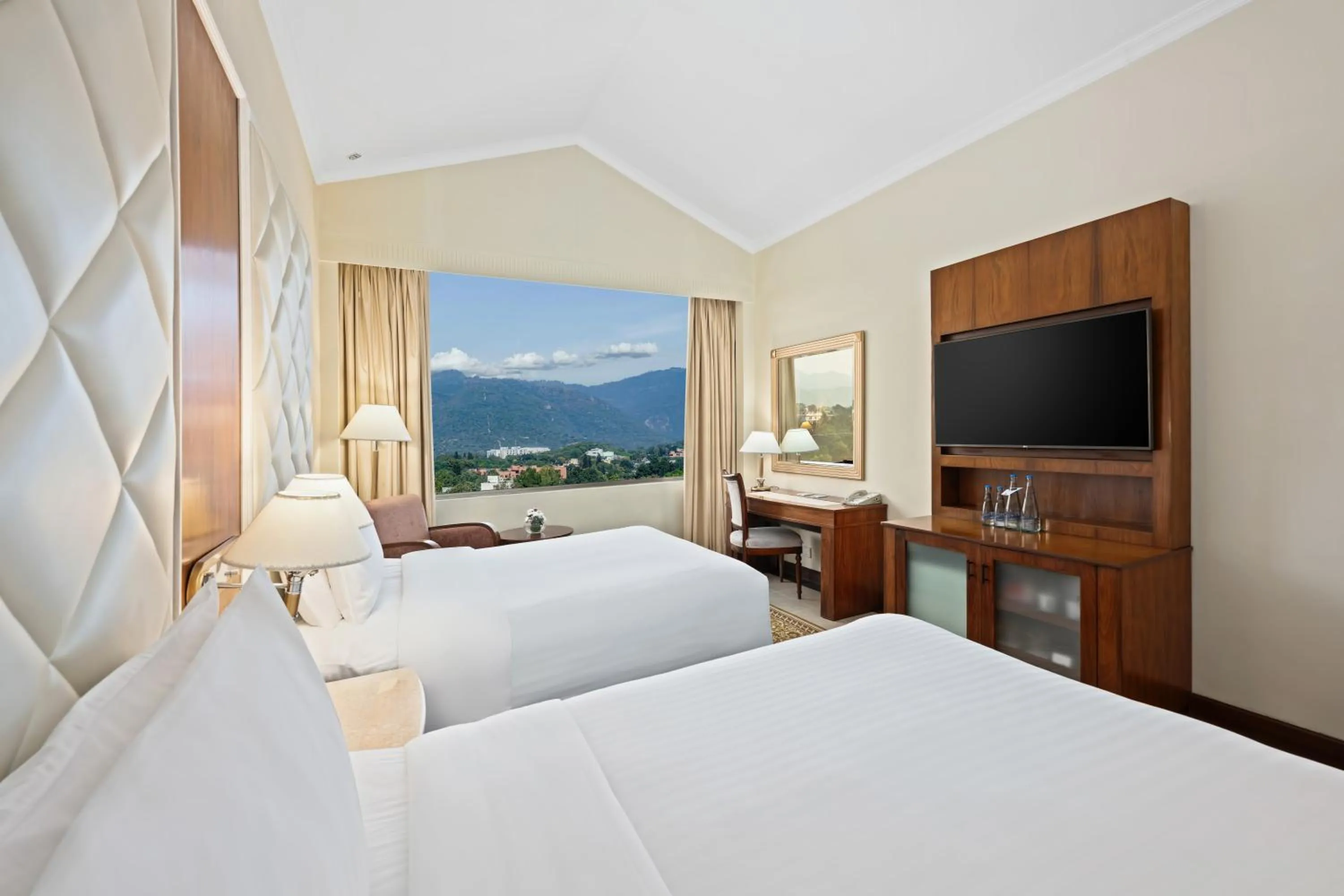 View (from property/room), Bed in Islamabad Marriott Hotel