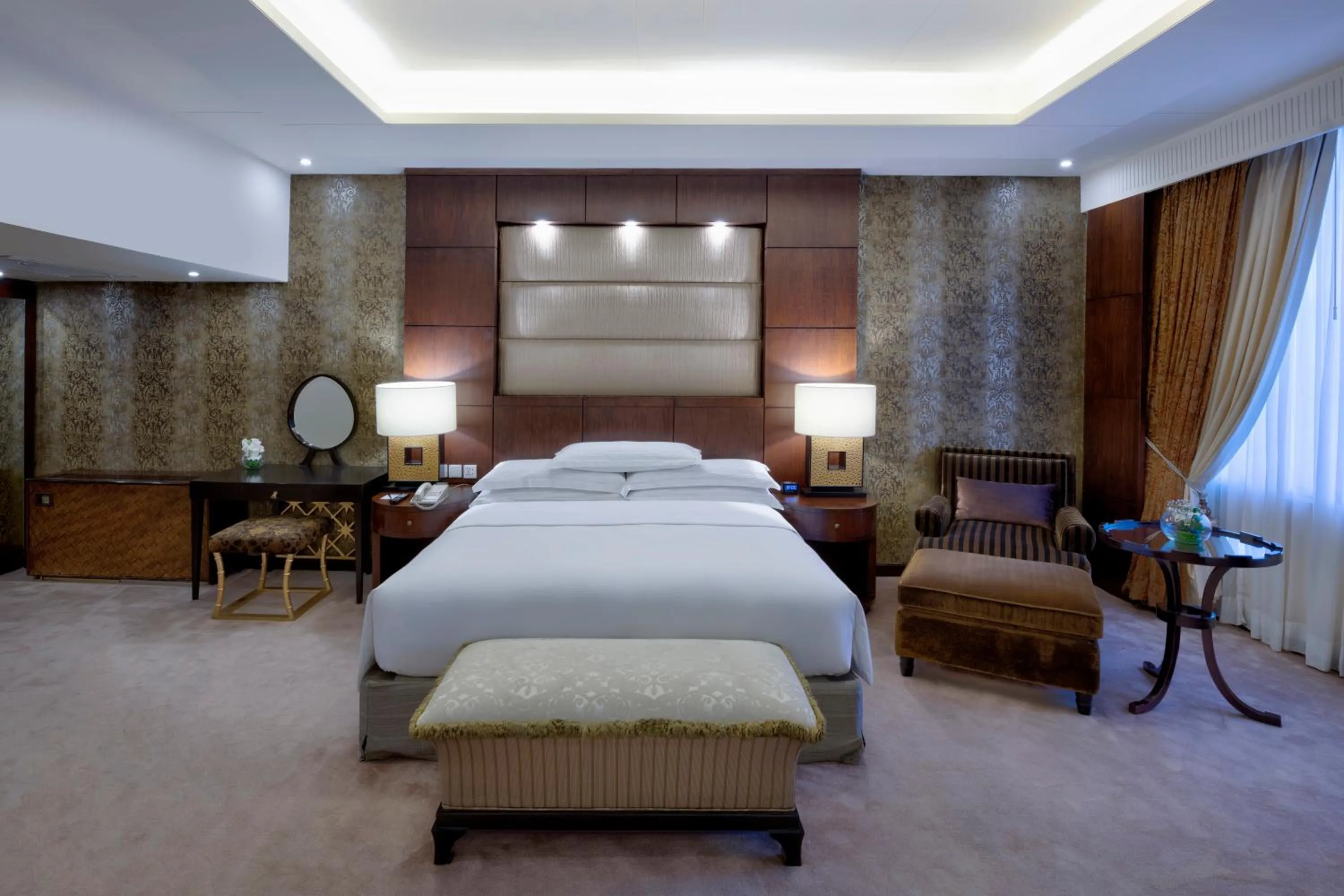 VIP, Bed in Islamabad Marriott Hotel