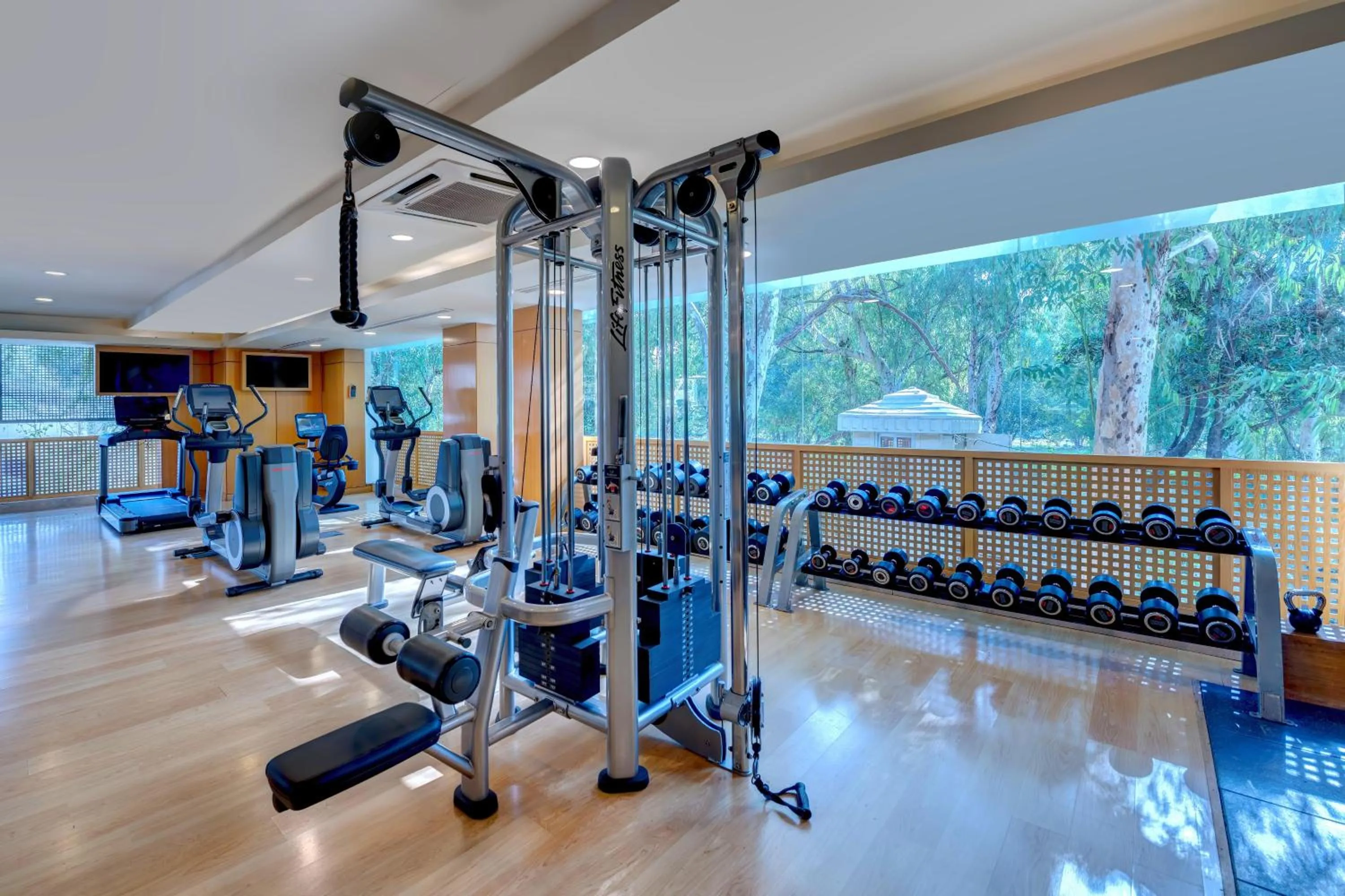Fitness centre/facilities in Islamabad Marriott Hotel