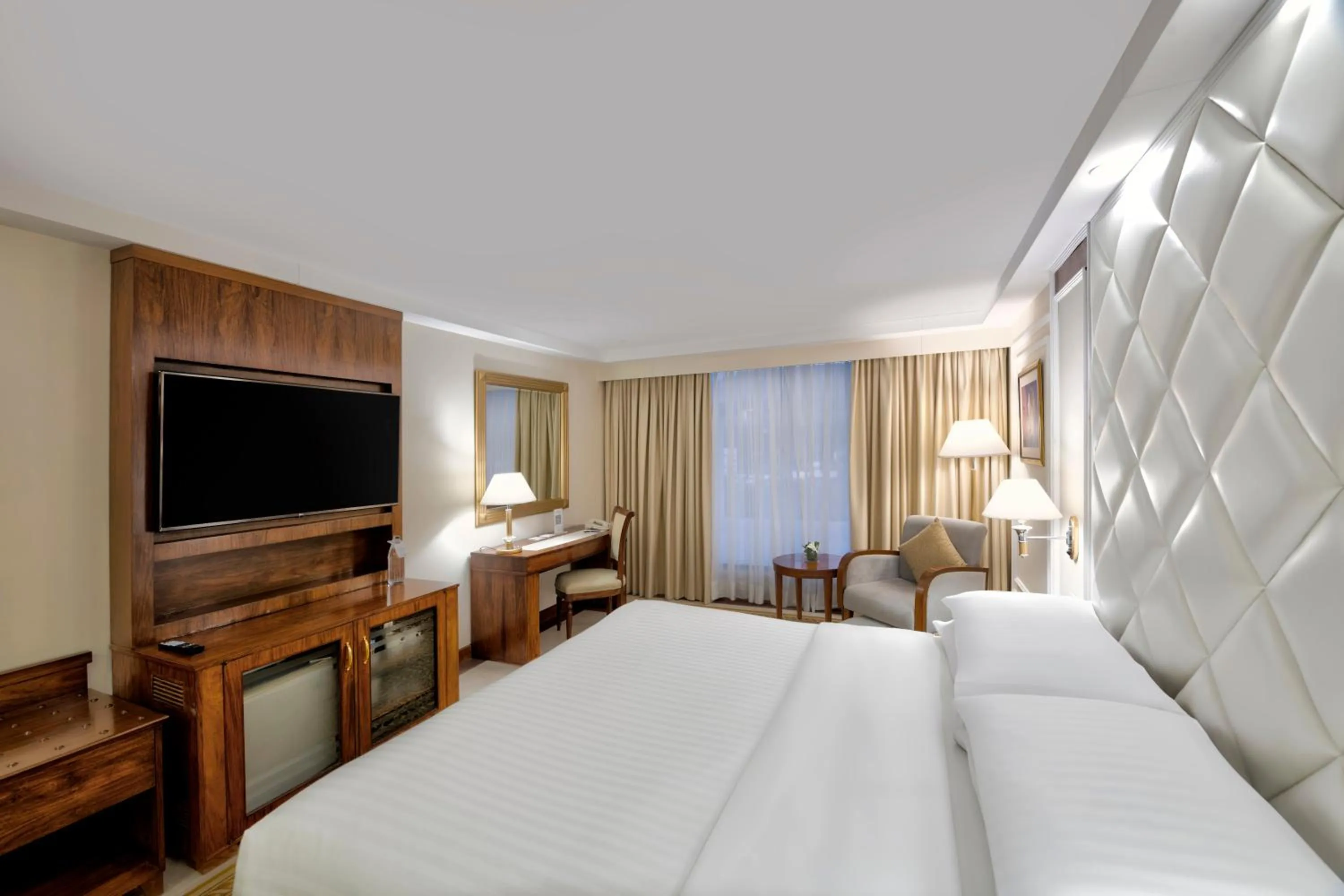 View (from property/room), Bed in Islamabad Marriott Hotel