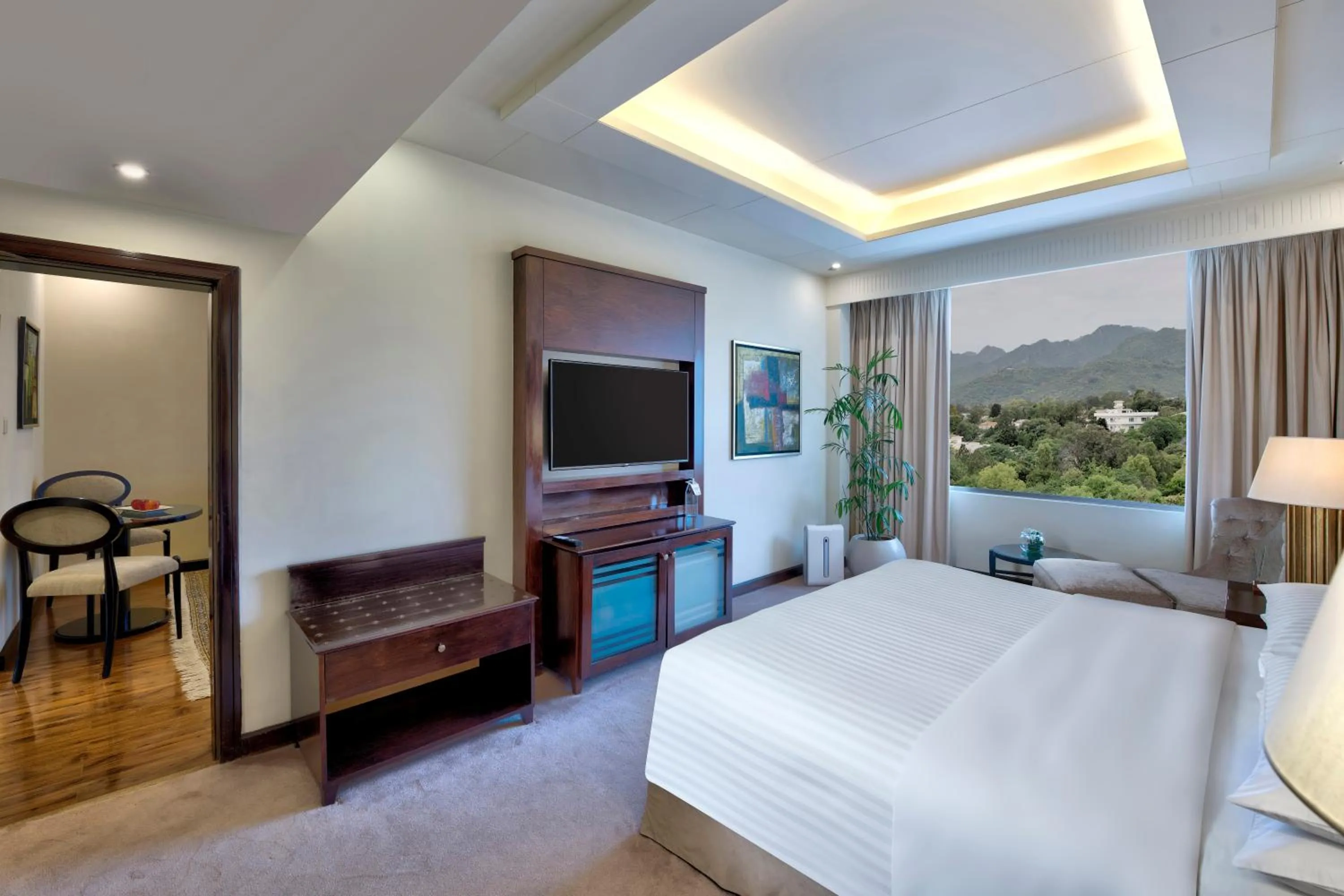 VIP, Bed in Islamabad Marriott Hotel