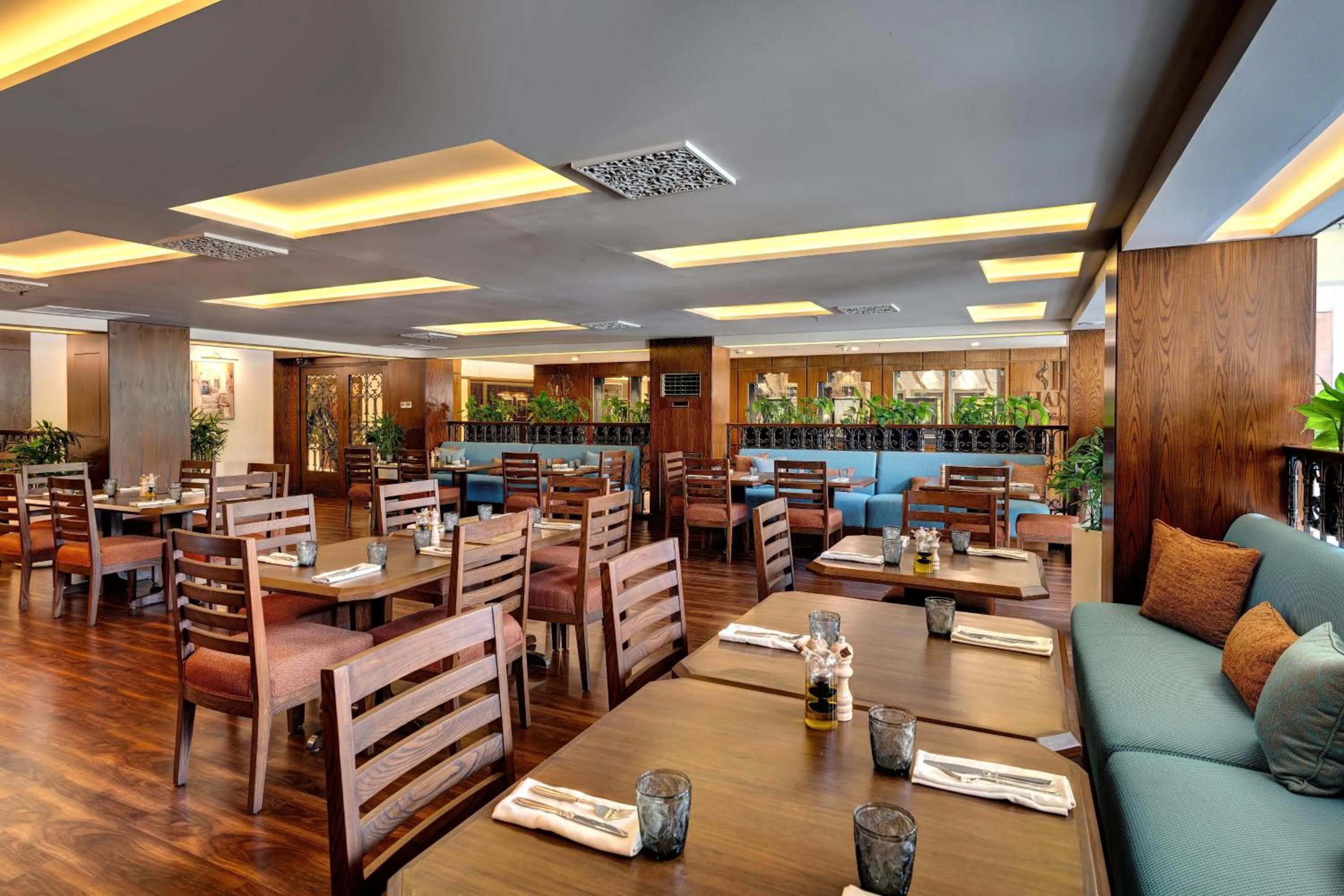 Restaurant/places to eat in Islamabad Marriott Hotel