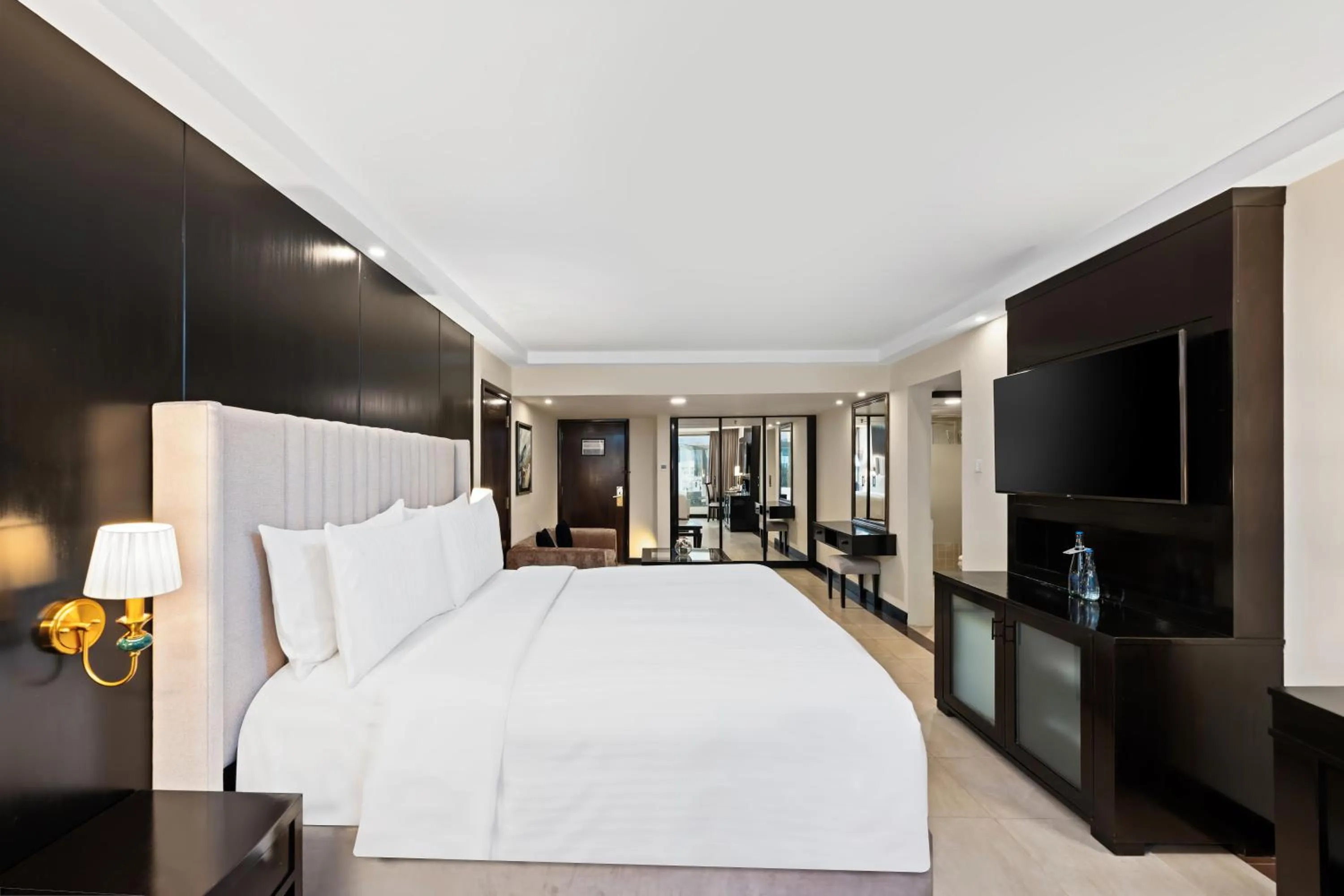 View (from property/room), Bed in Islamabad Marriott Hotel