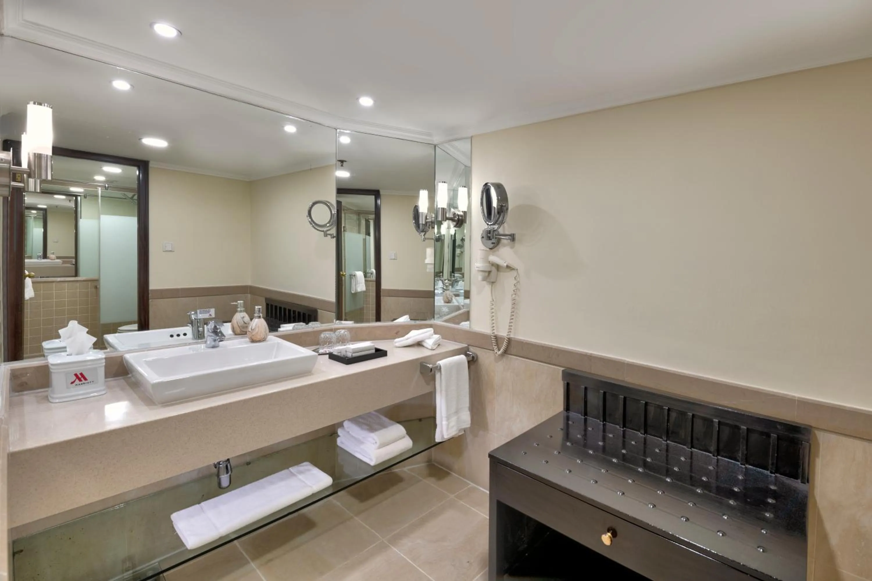 Bathroom, Bed in Islamabad Marriott Hotel