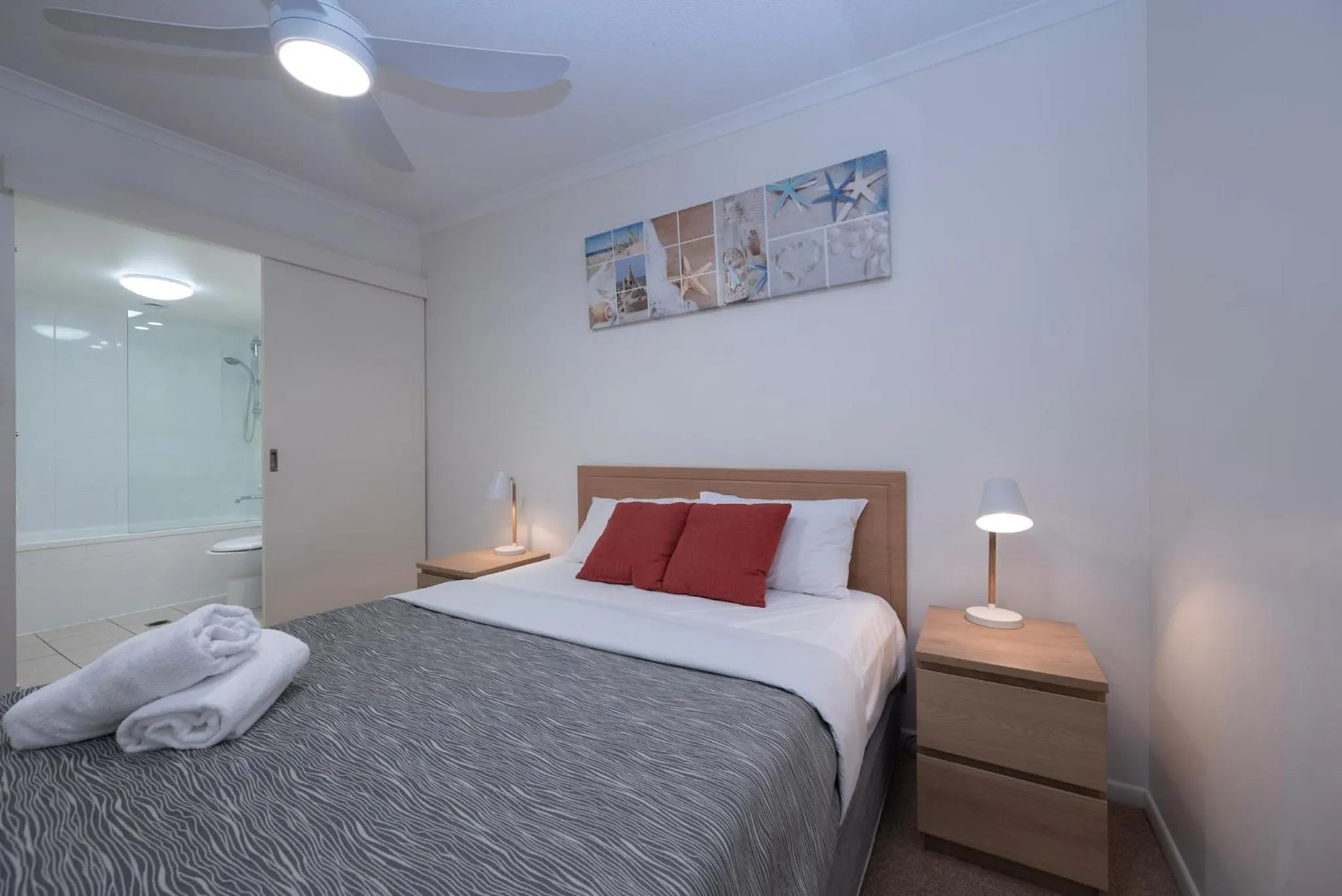 Bedroom, Bed in Endless Summer Resort