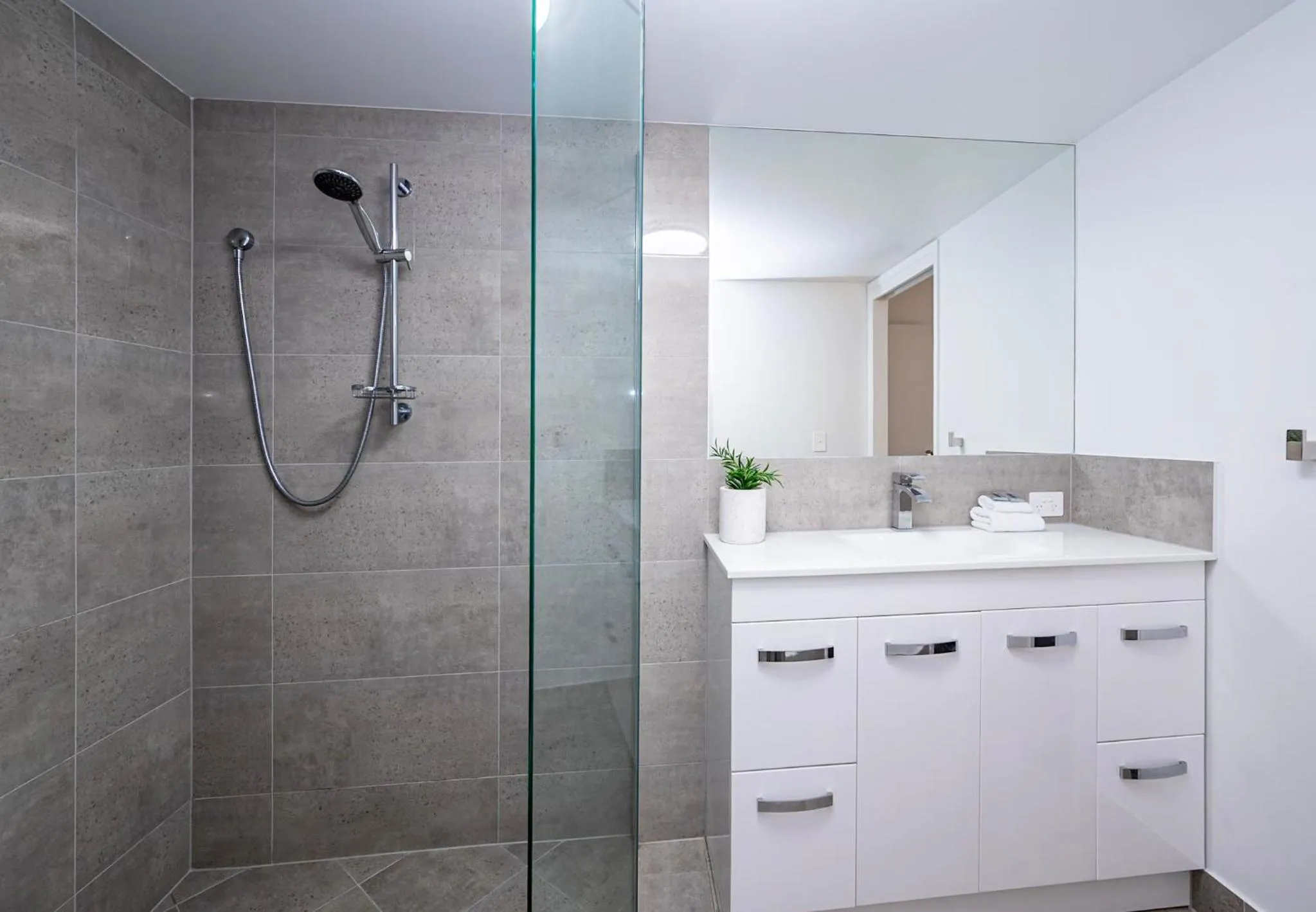 Shower in Endless Summer Resort