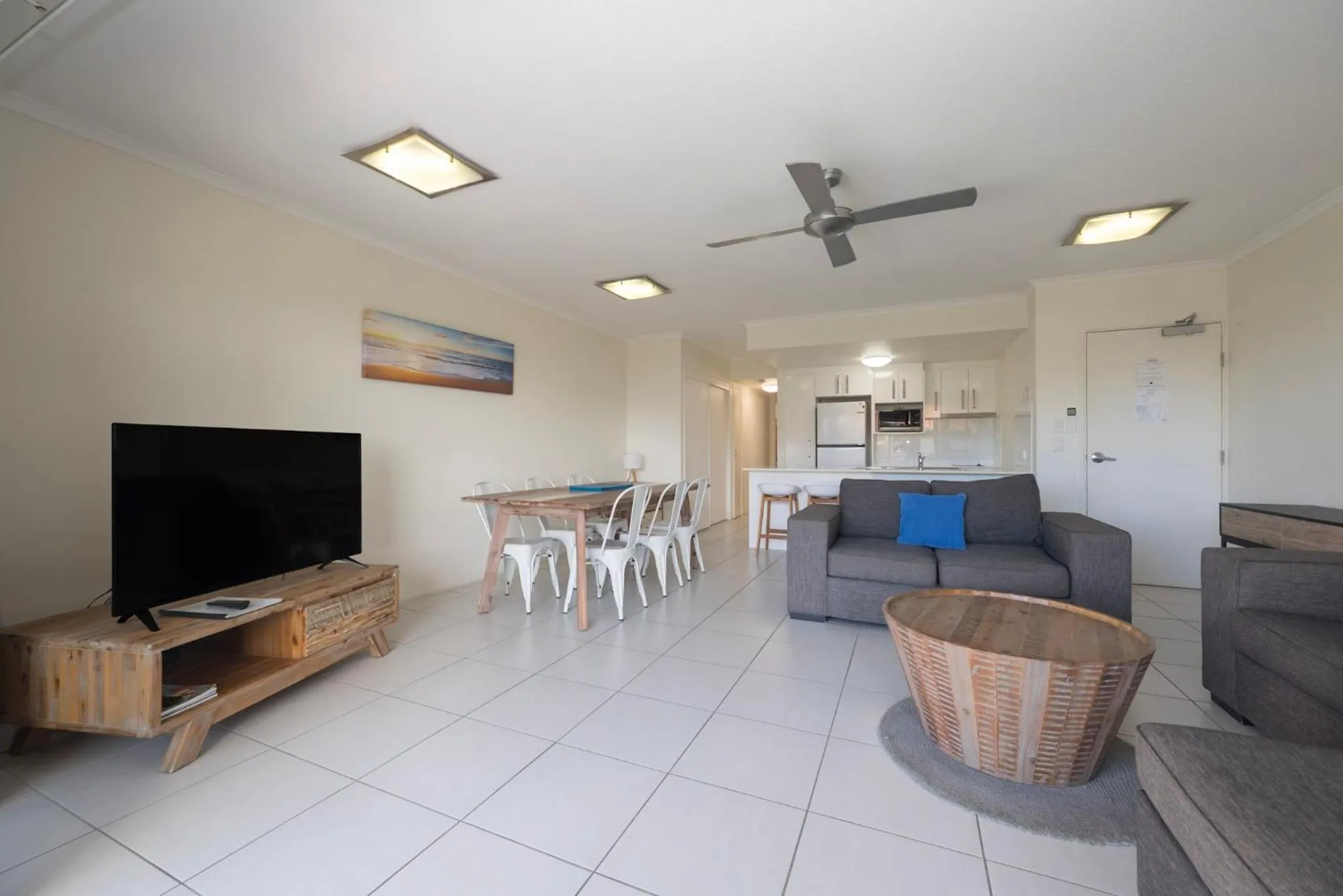 TV and multimedia in Endless Summer Resort