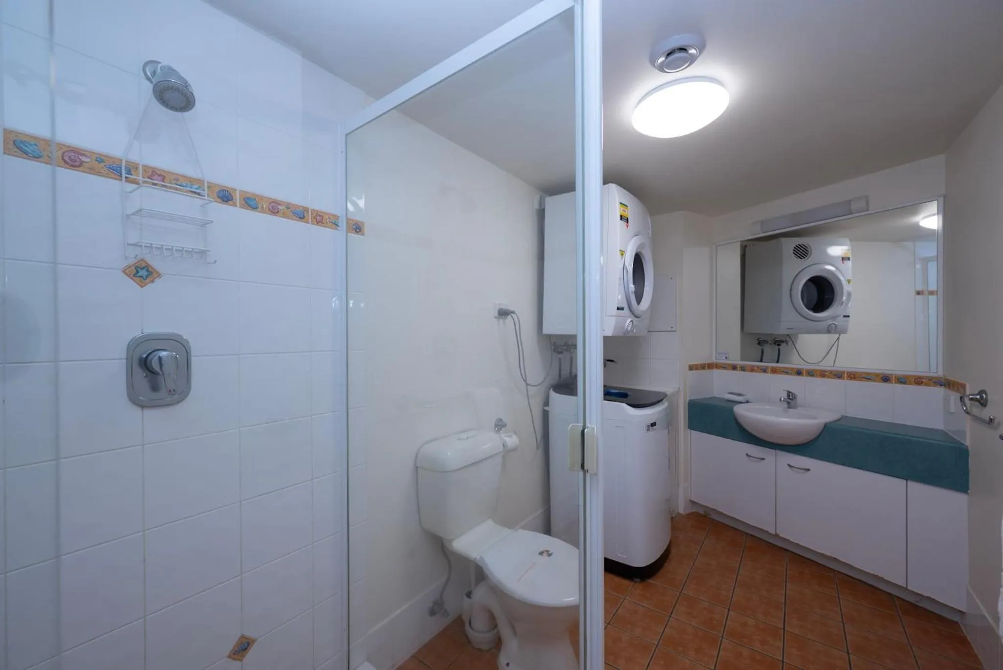 Shower, Bed in Endless Summer Resort