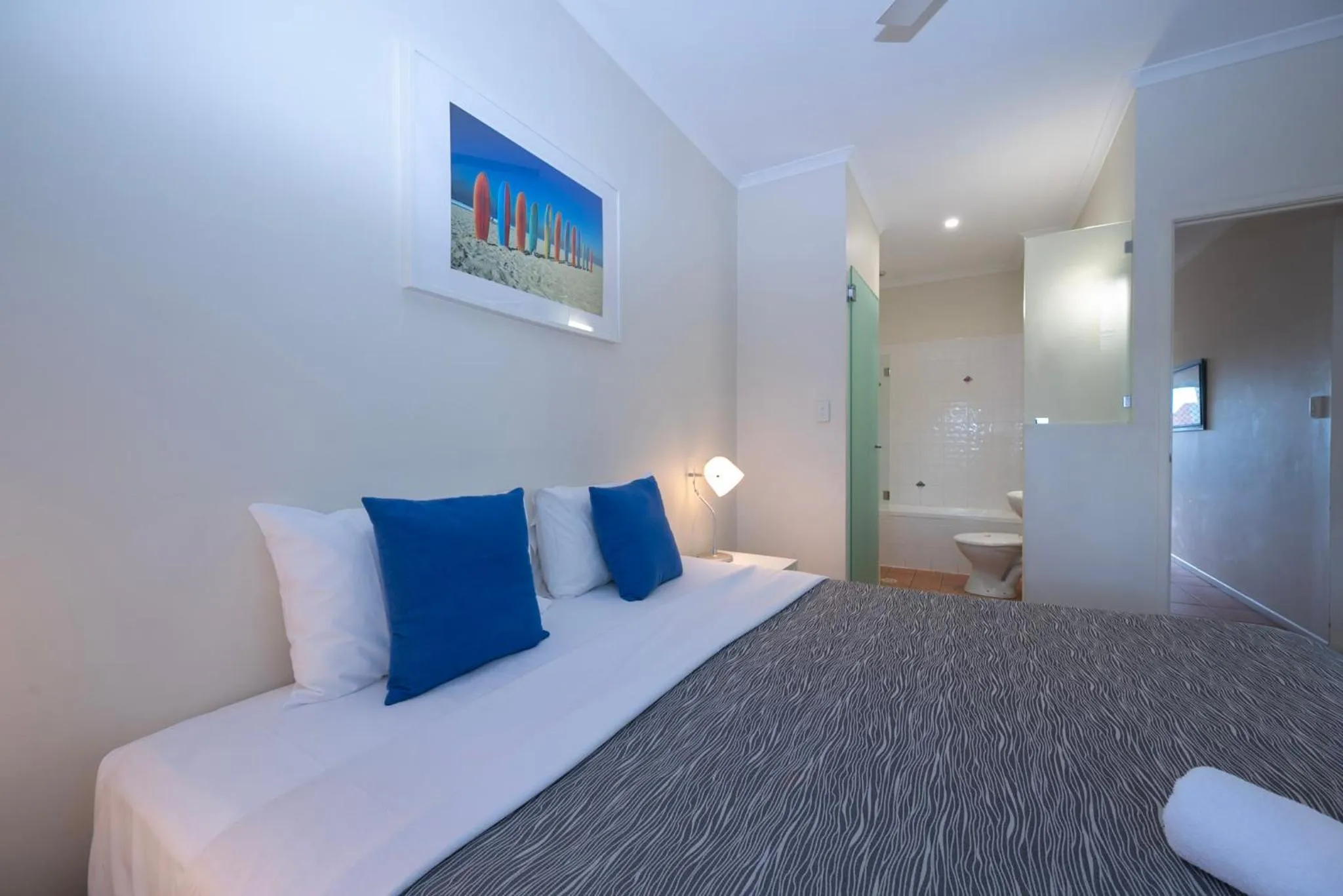 Bedroom, Bed in Endless Summer Resort