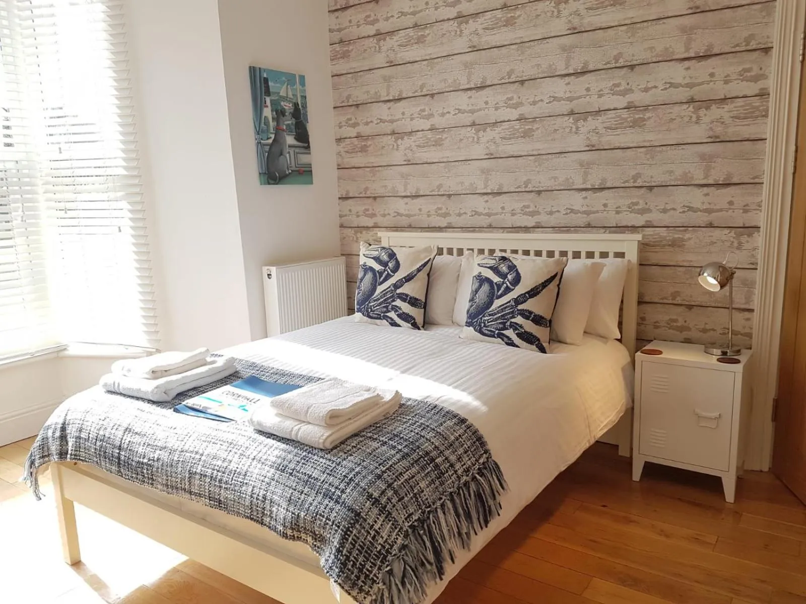 Photo of the whole room, Bed in Saltwater