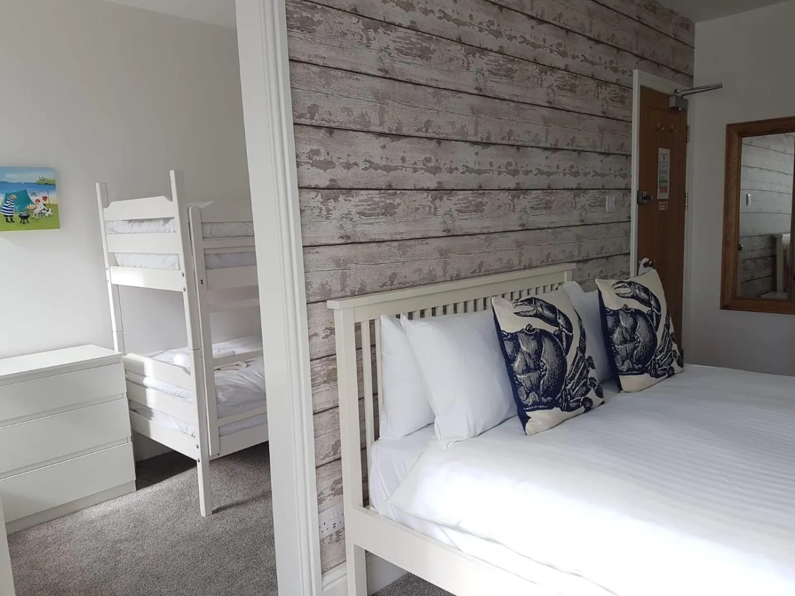 Bedroom, Bed in Saltwater