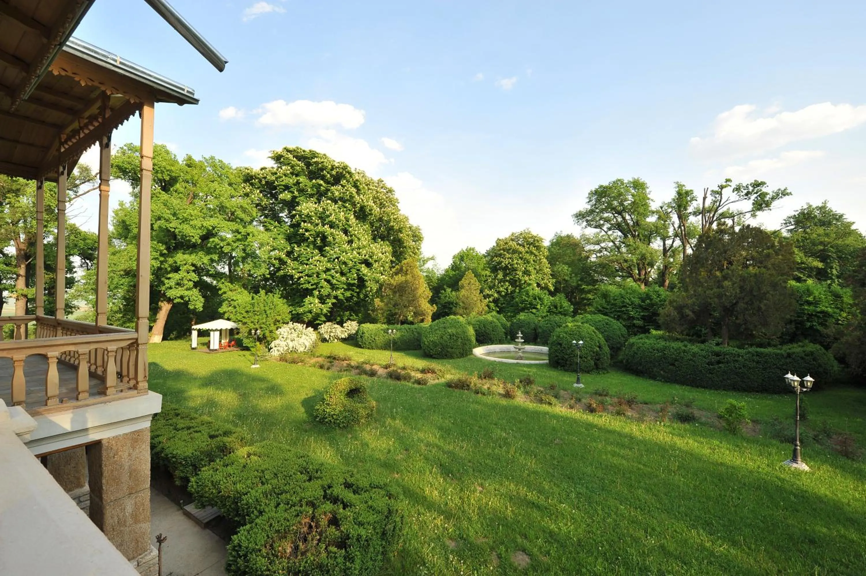 Patio in Conac Polizu