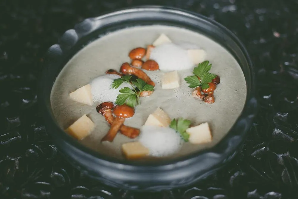 Restaurant/places to eat in Conac Polizu