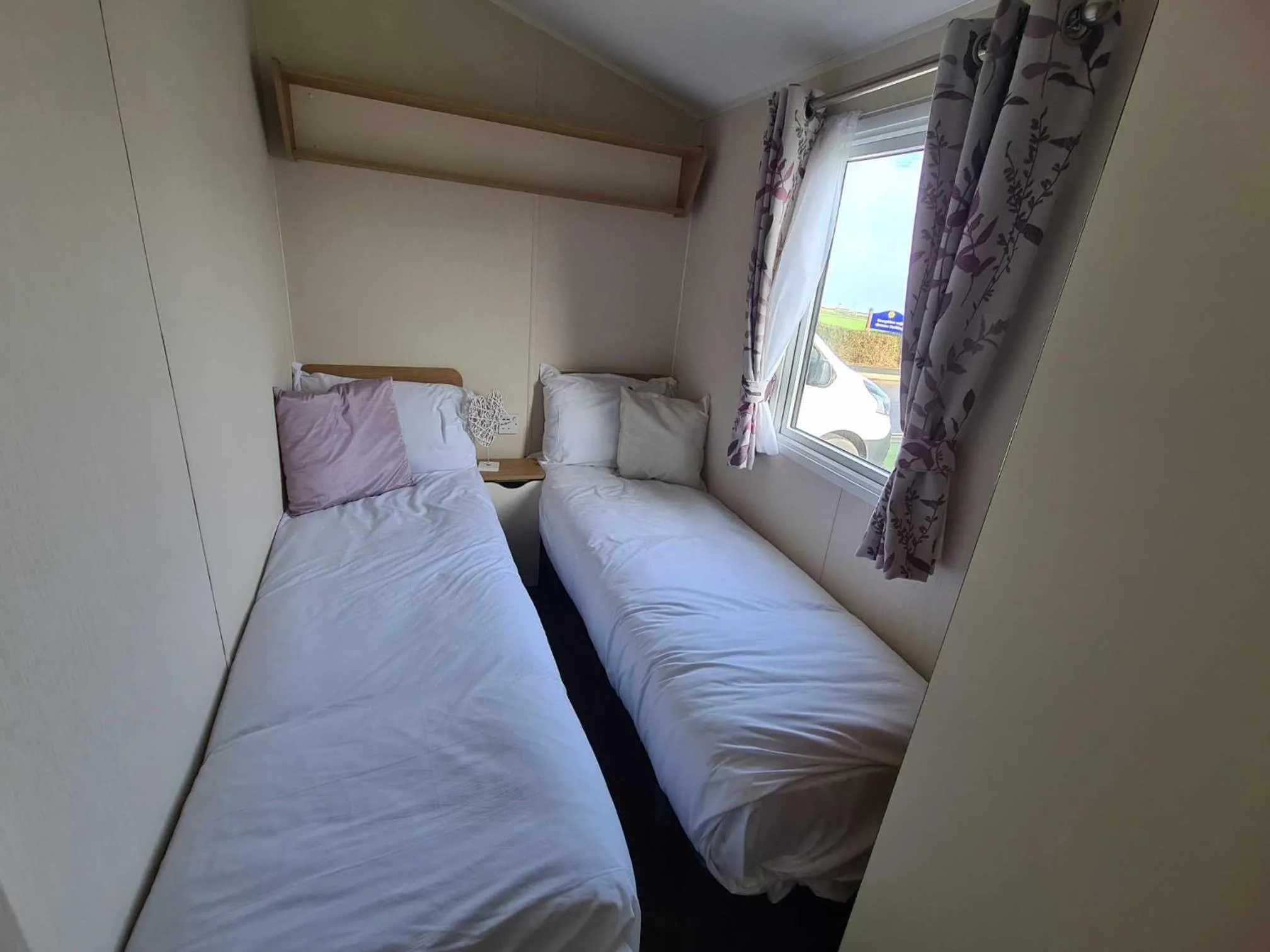 Bedroom, Bed in Happy Days Caravan 90 Primrose Field Primrose Valley