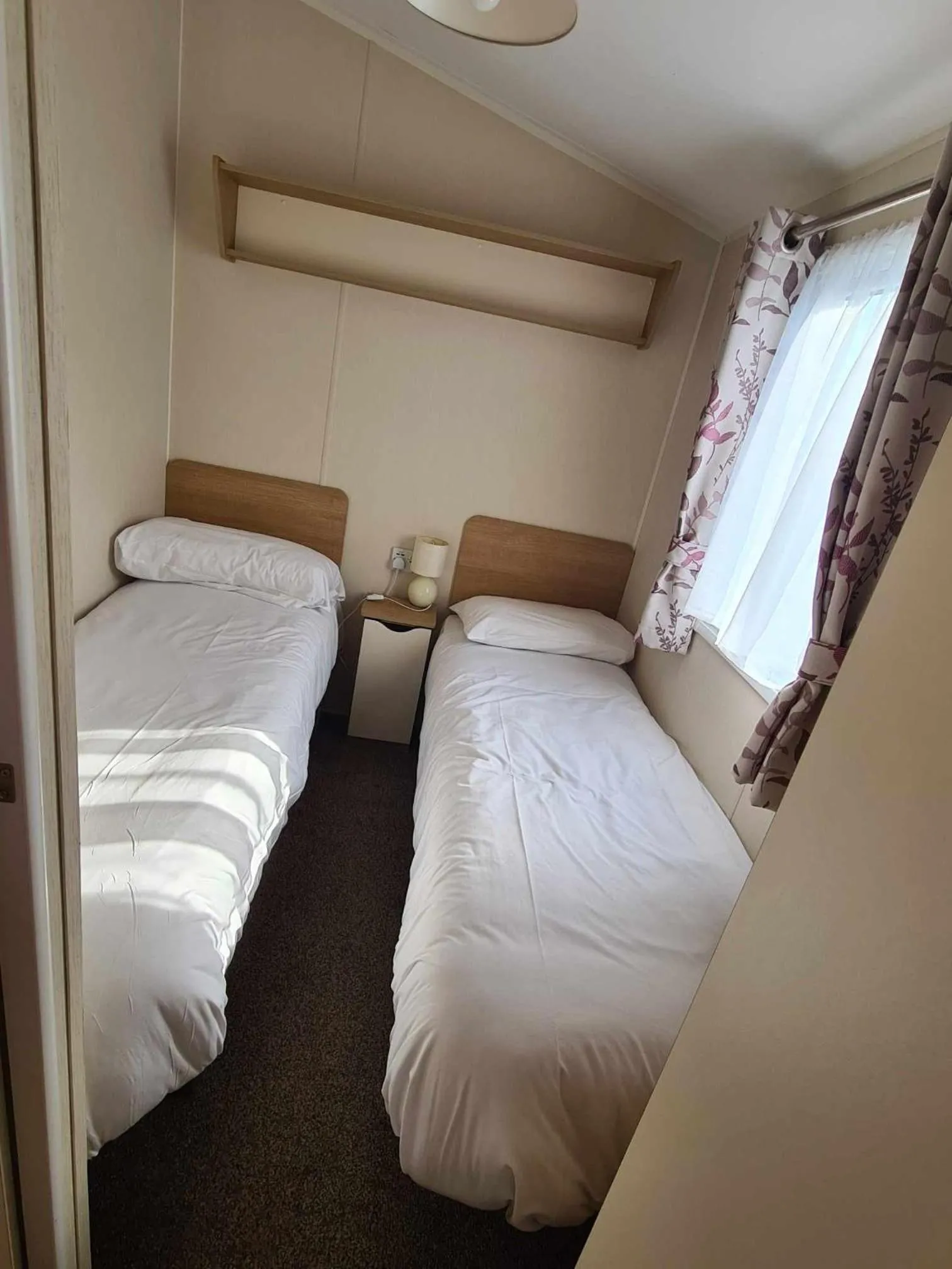 Bedroom, Bed in Happy Days Caravan 90 Primrose Field Primrose Valley