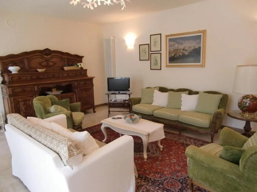 Living room in B&B LA VIGNA DI TINA