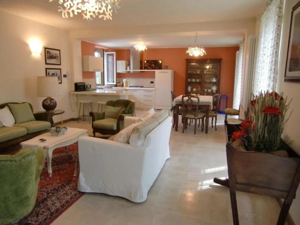 Living room in B&B LA VIGNA DI TINA