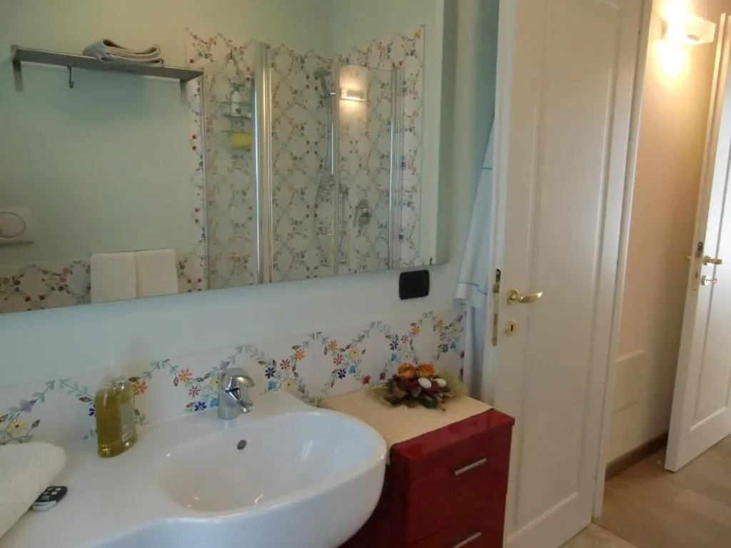 Bathroom in B&B LA VIGNA DI TINA