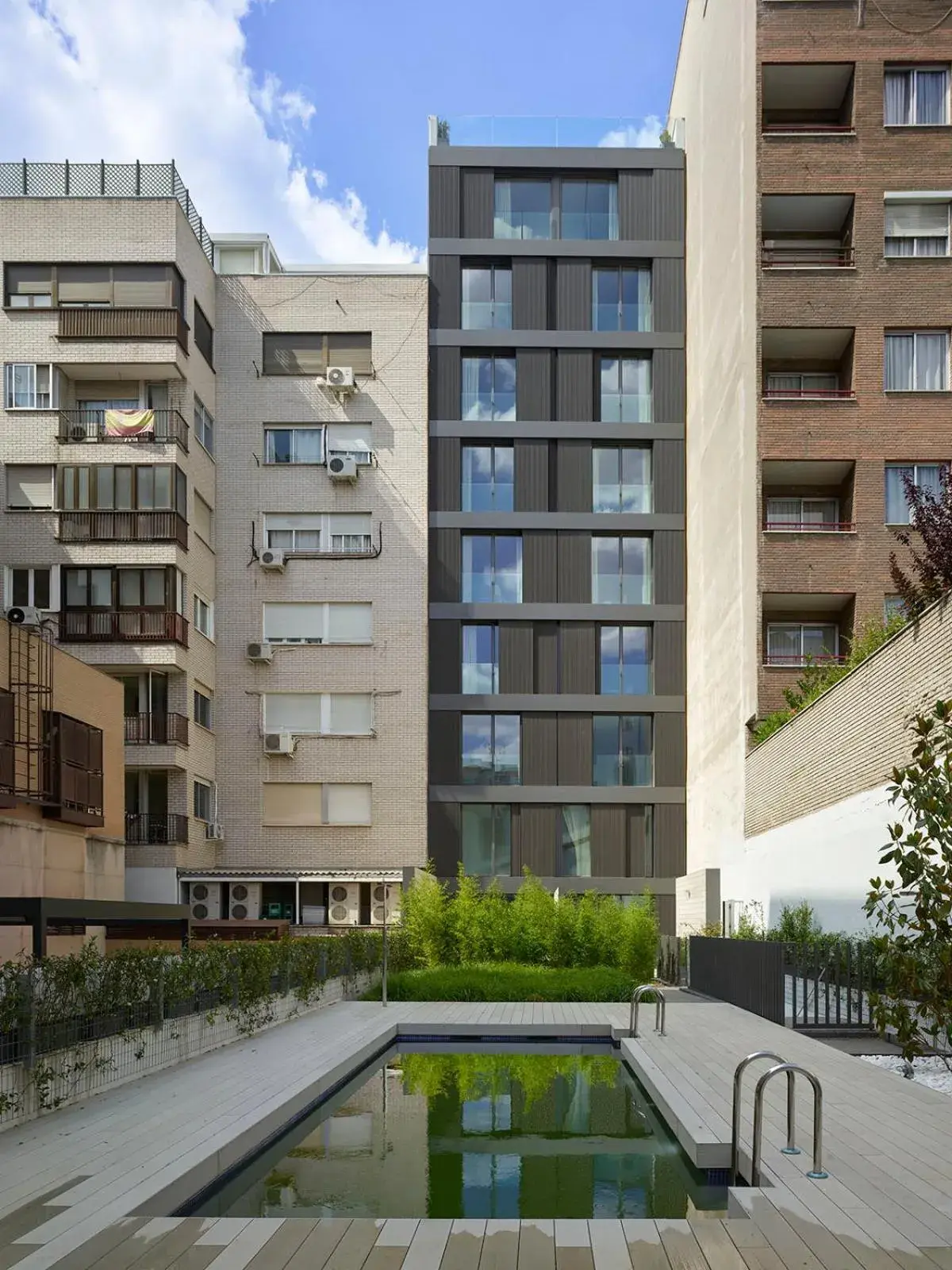 Property building in Hoom Apartments Juan Bravo Property building in Hoom Apartments Juan Bravo