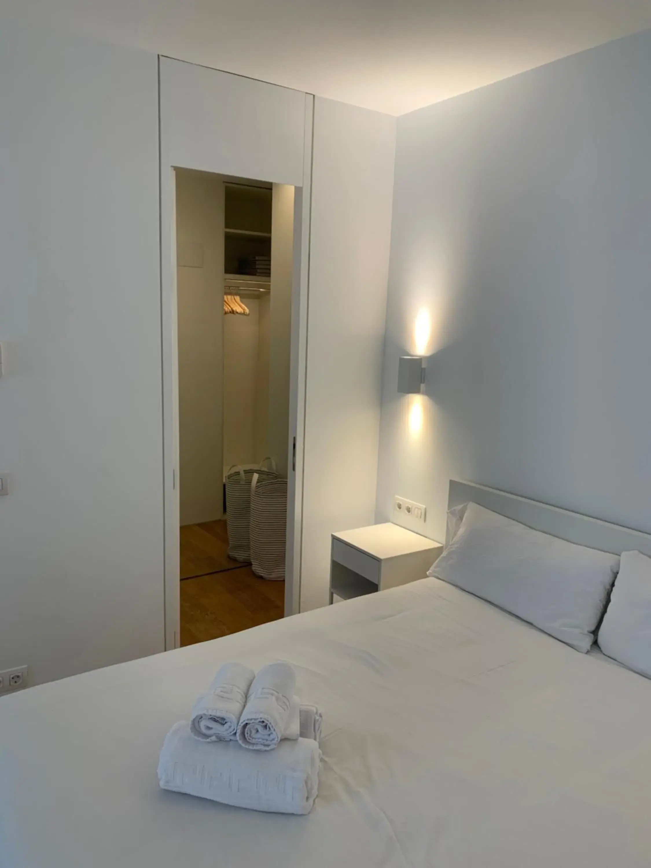 Bed in Hoom Apartments Juan Bravo Bed in Hoom Apartments Juan Bravo