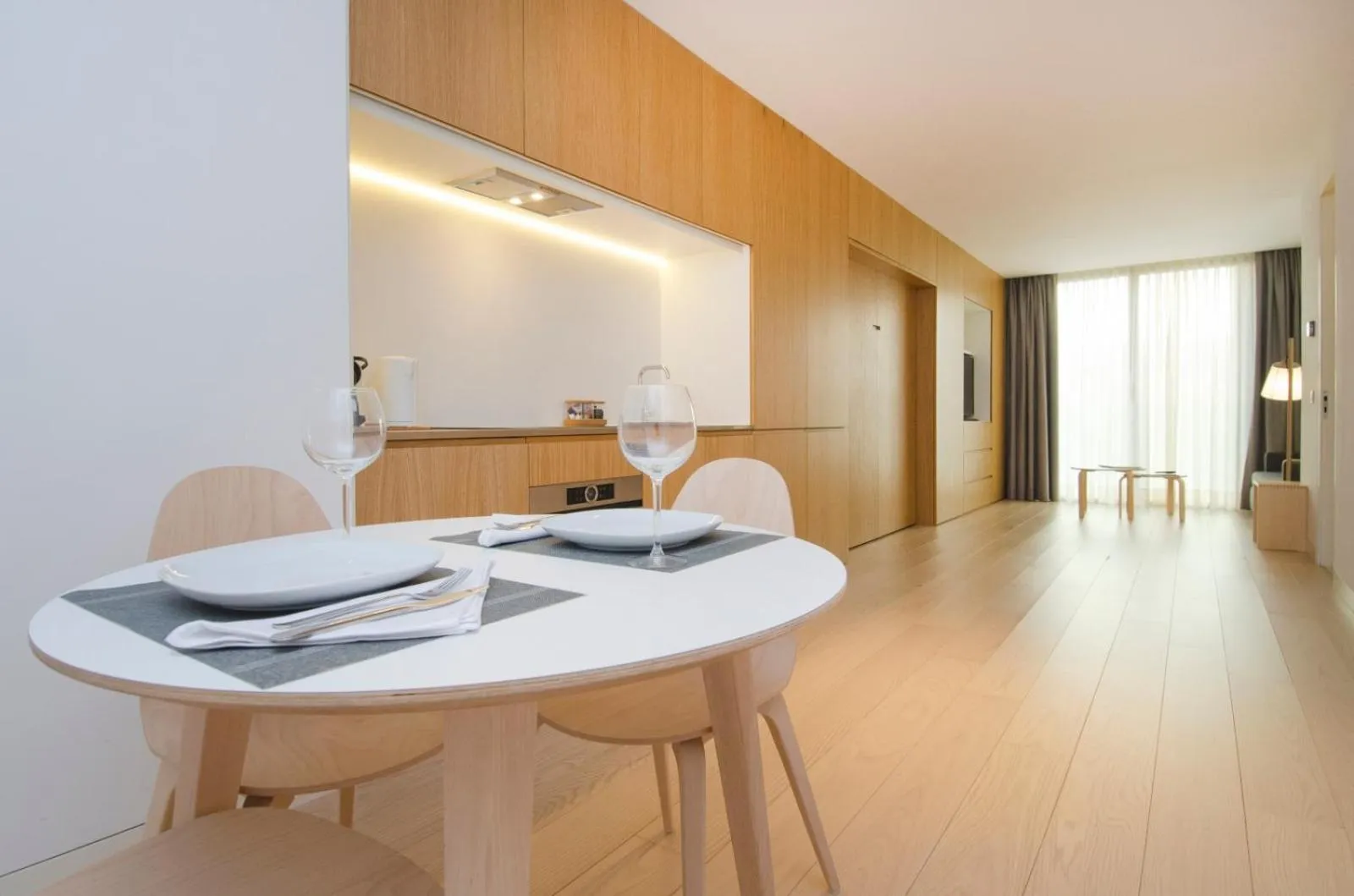 Dining area in Hoom Apartments Juan Bravo
