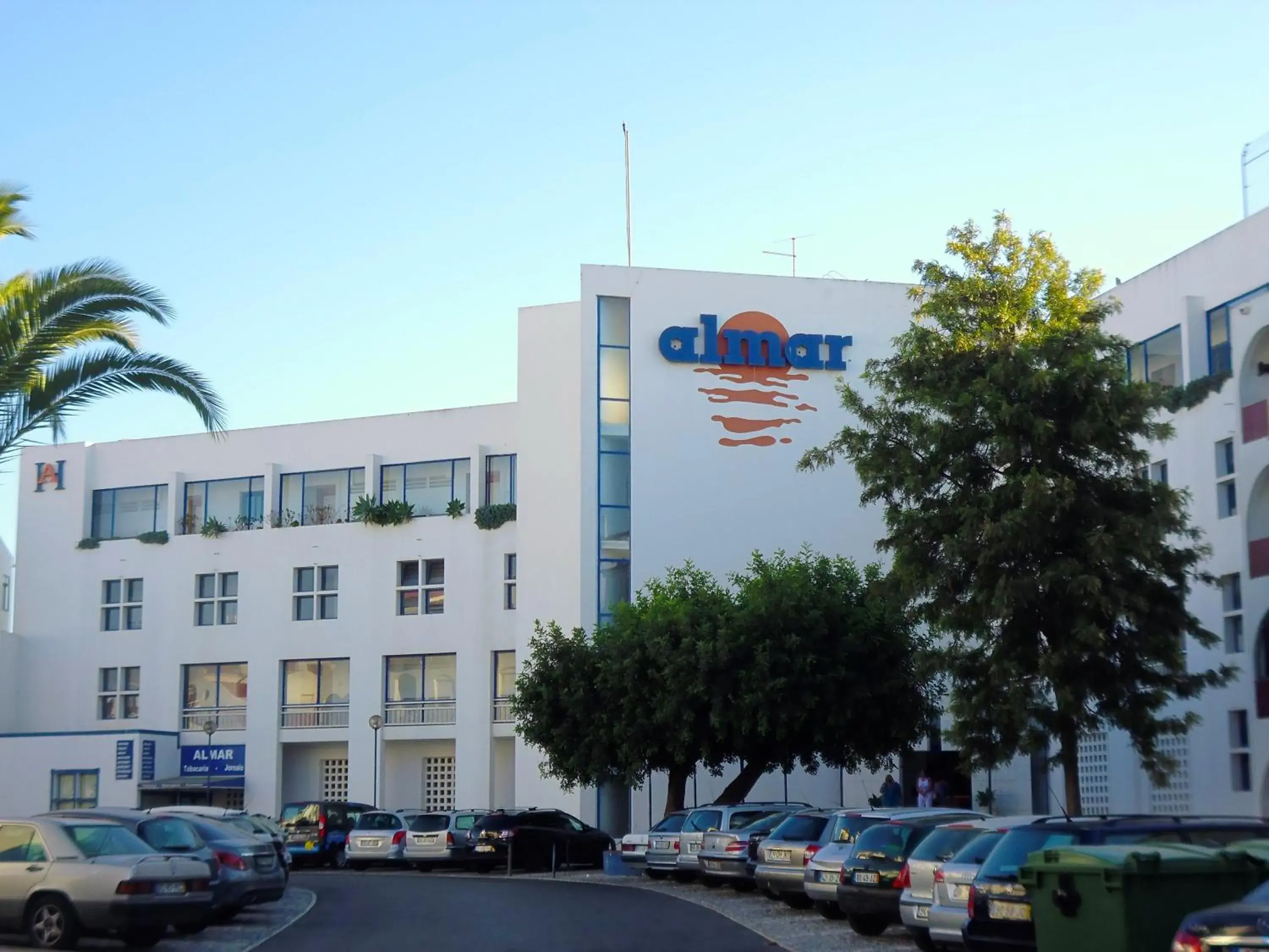 Property building in Almar Hotel Apartamento Property building in Almar Hotel Apartamento