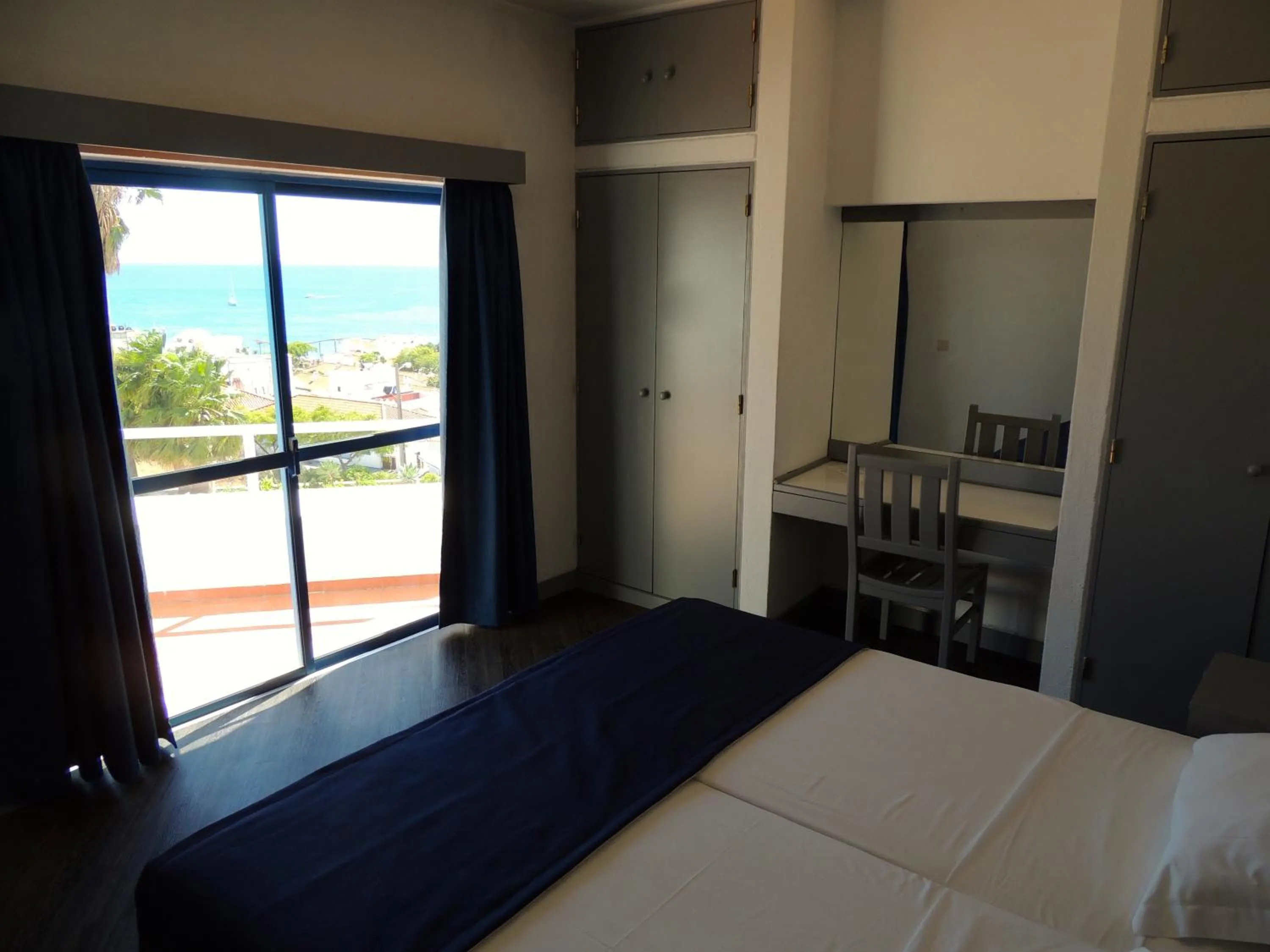 Day, Bed in Almar Hotel Apartamento