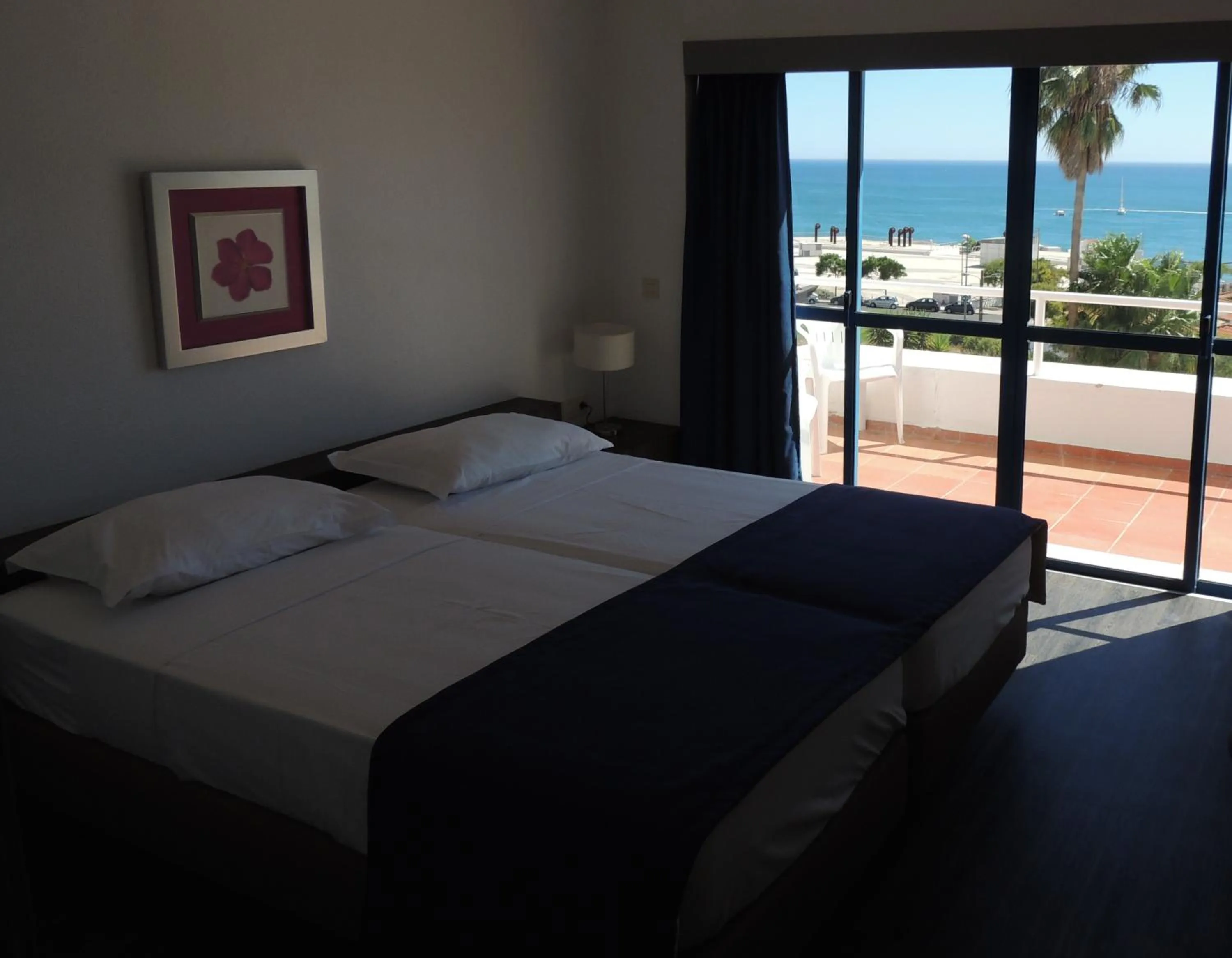 Day, Bed in Almar Hotel Apartamento