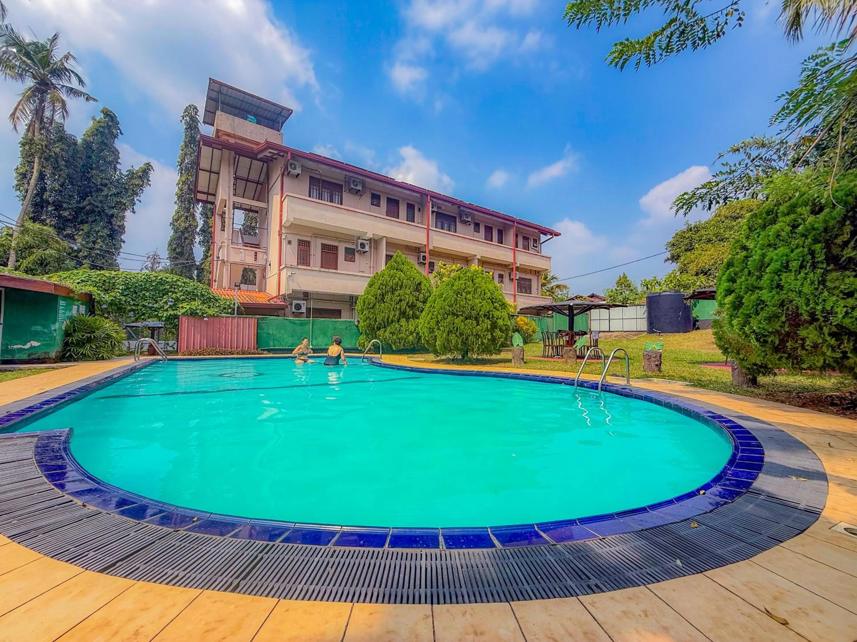 Property building in Airport Green View Hotel Katunayake