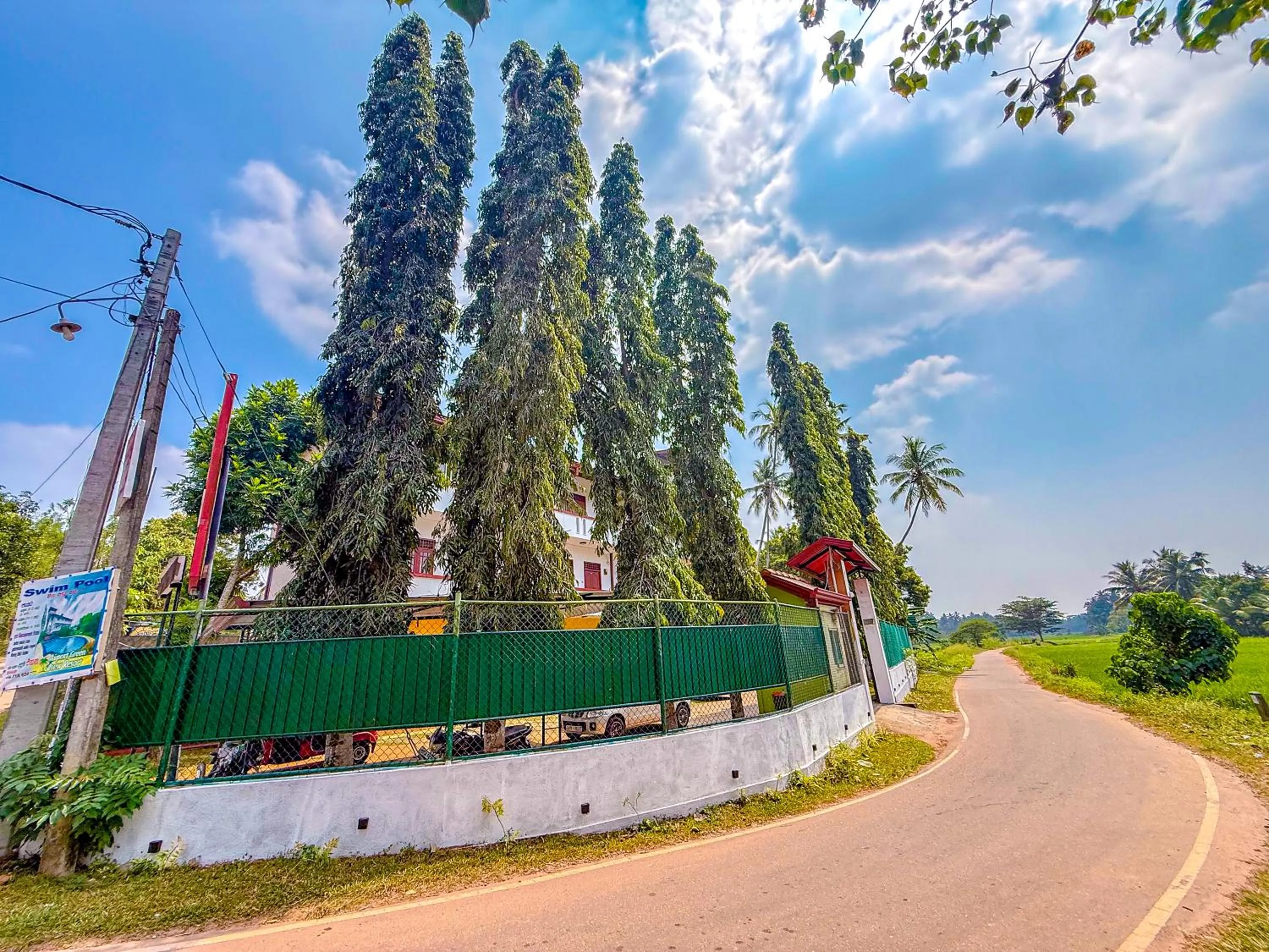 Street view in Airport Green View Hotel Katunayake