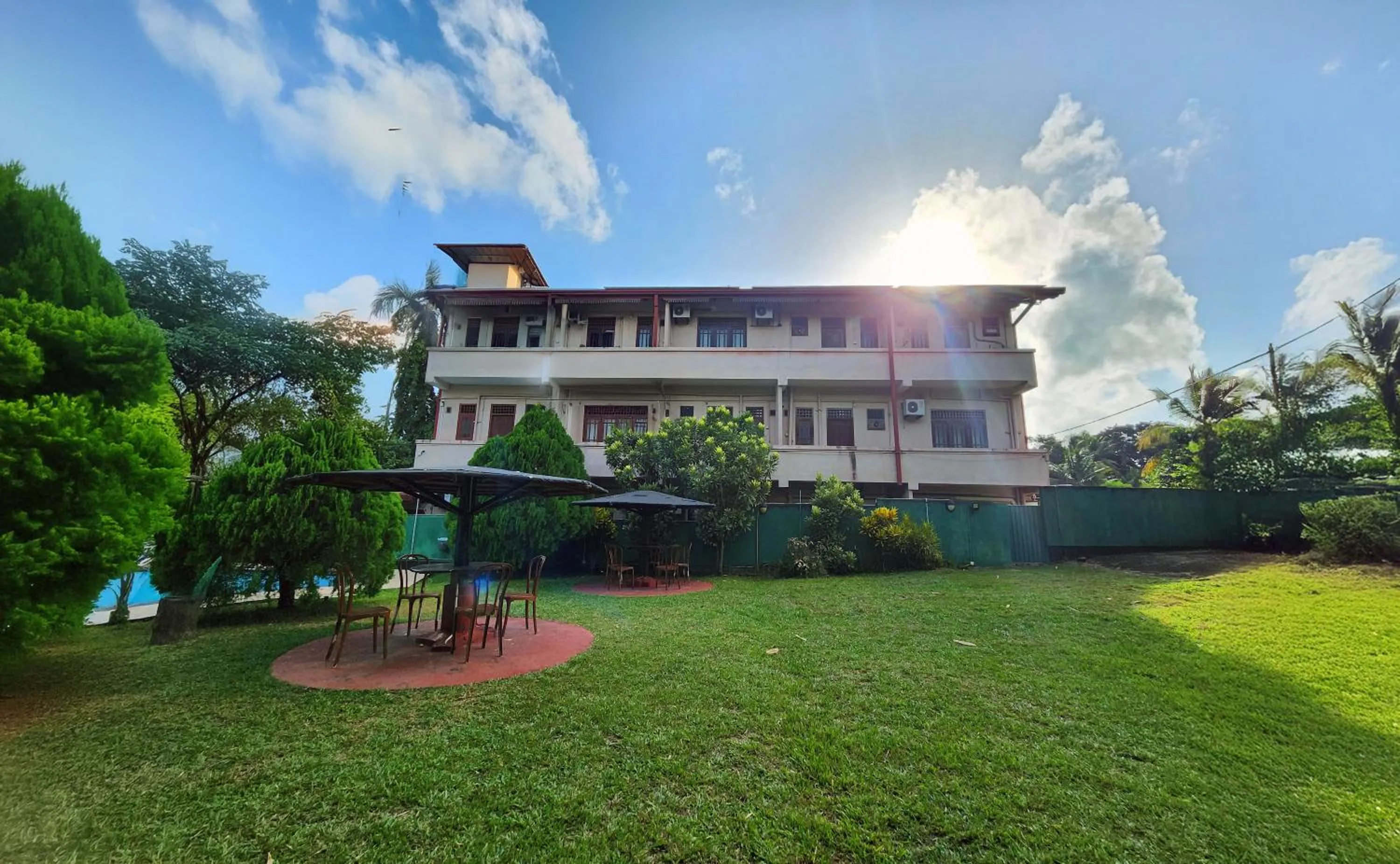 Restaurant/places to eat in Airport Green View Resort