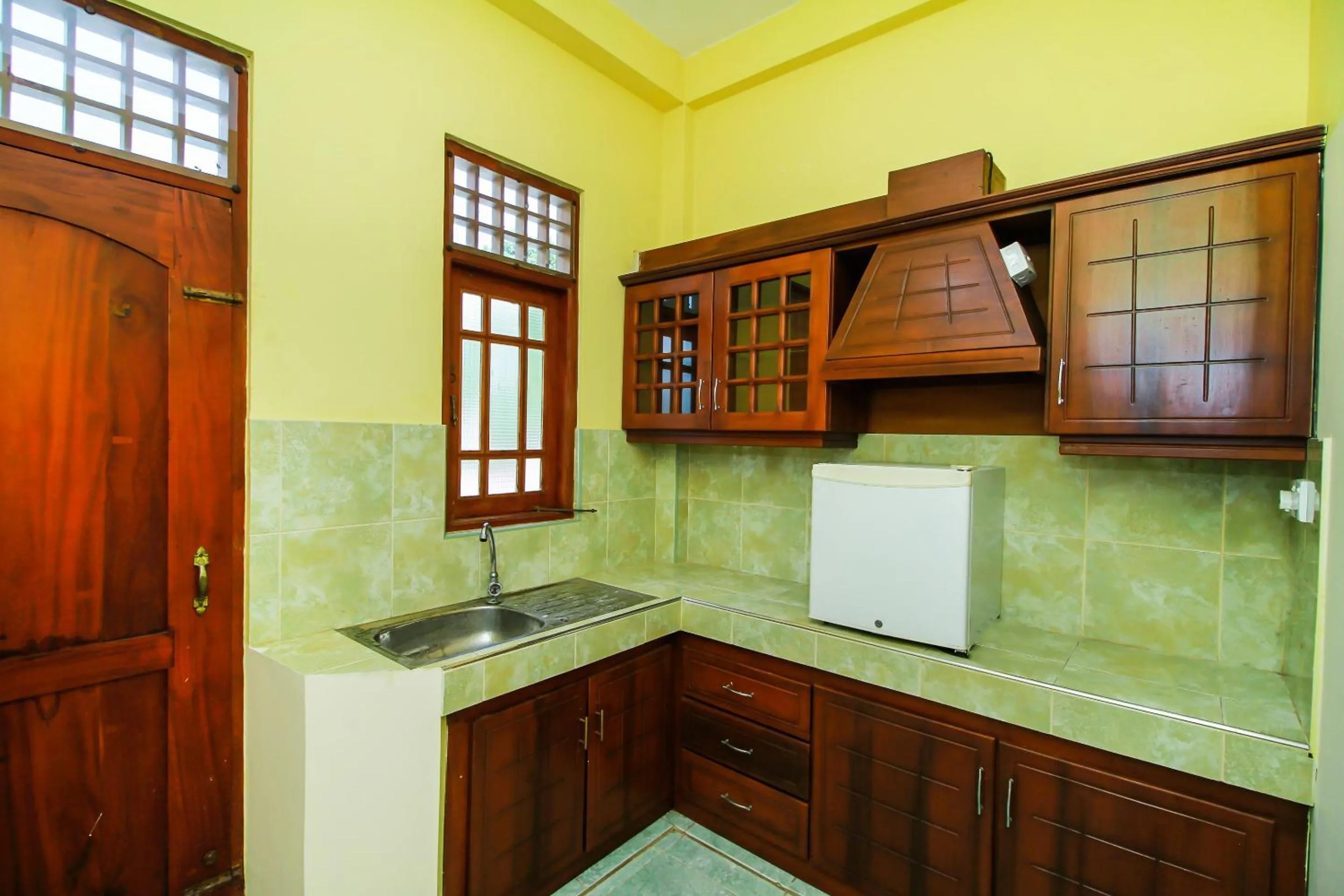 Airport Green View Resort