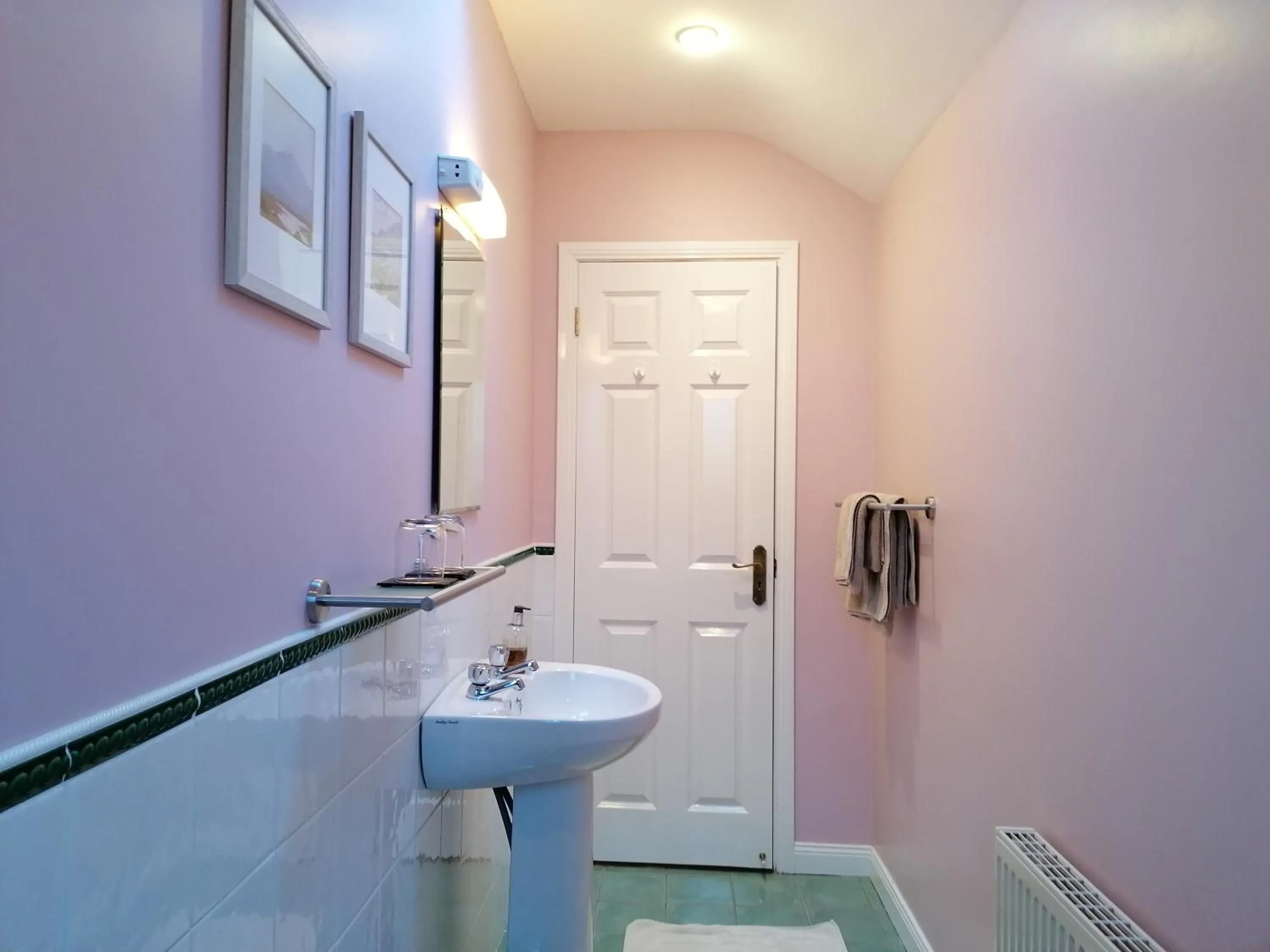 Shower in Valhalla BnB